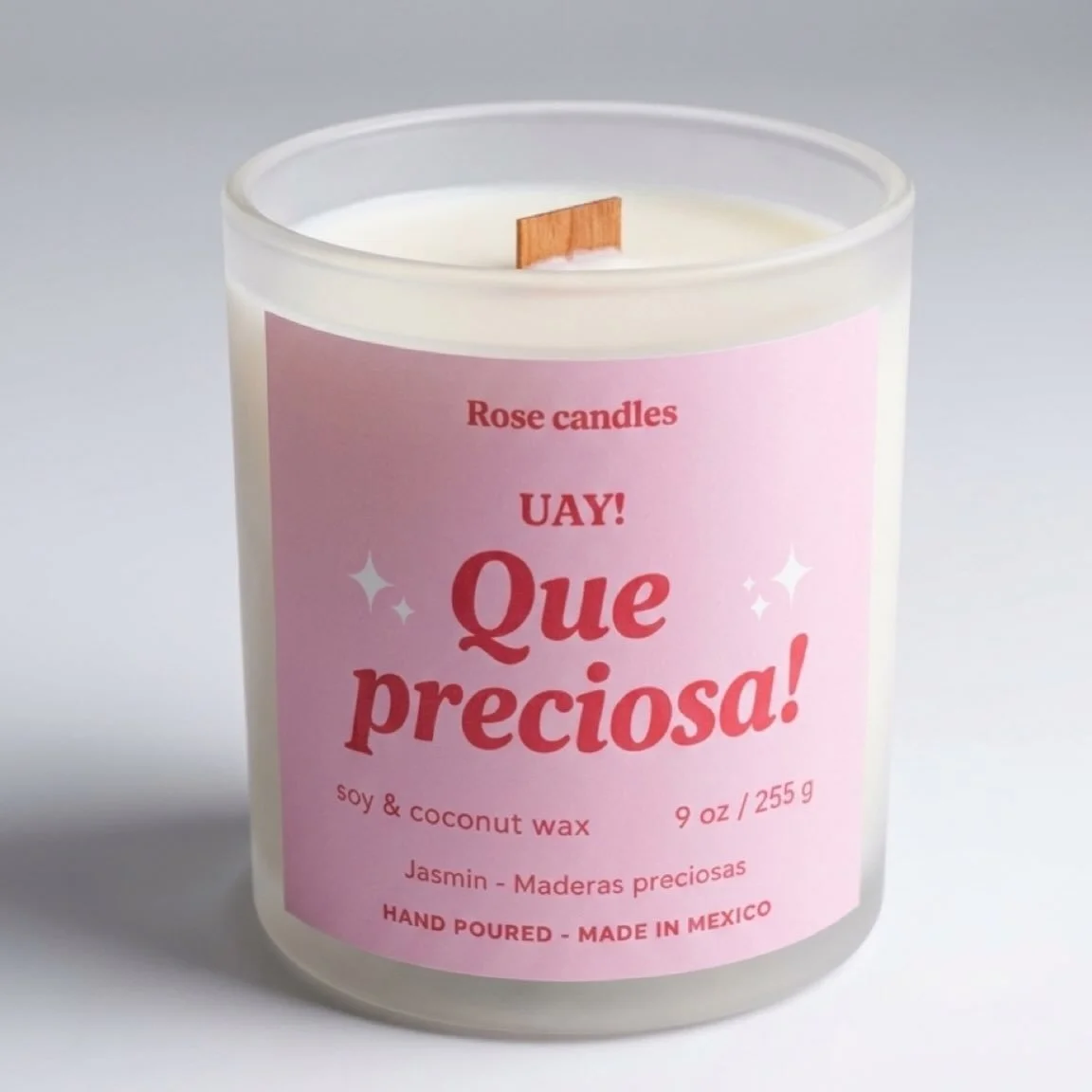 Tu espacio necesita oler a &eacute;xito, amor propio y cero conformismo. 🔥

Porque la vida es muy corta para conformarse con migajas y velas aburridas. Lleg&oacute; Girl attitude 🎀 colecci&oacute;n con declaraciones para encender tu mejor versi&oac