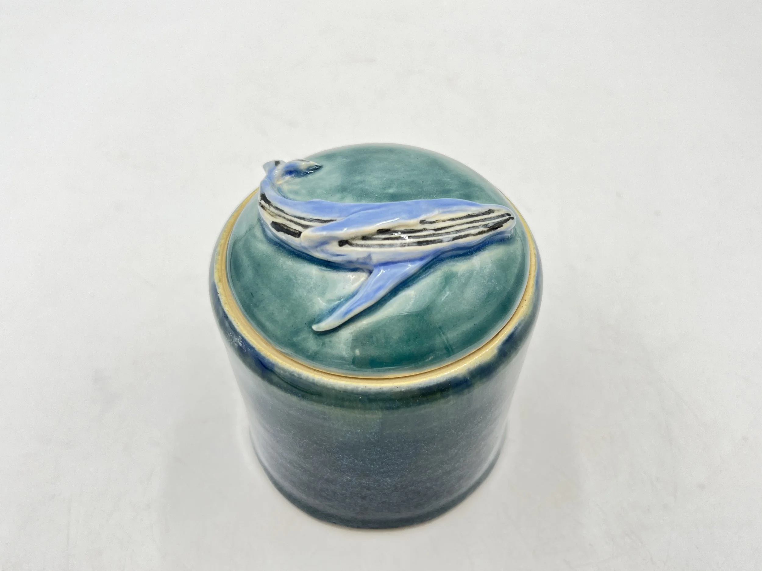  ceramic lid form with a whale on top