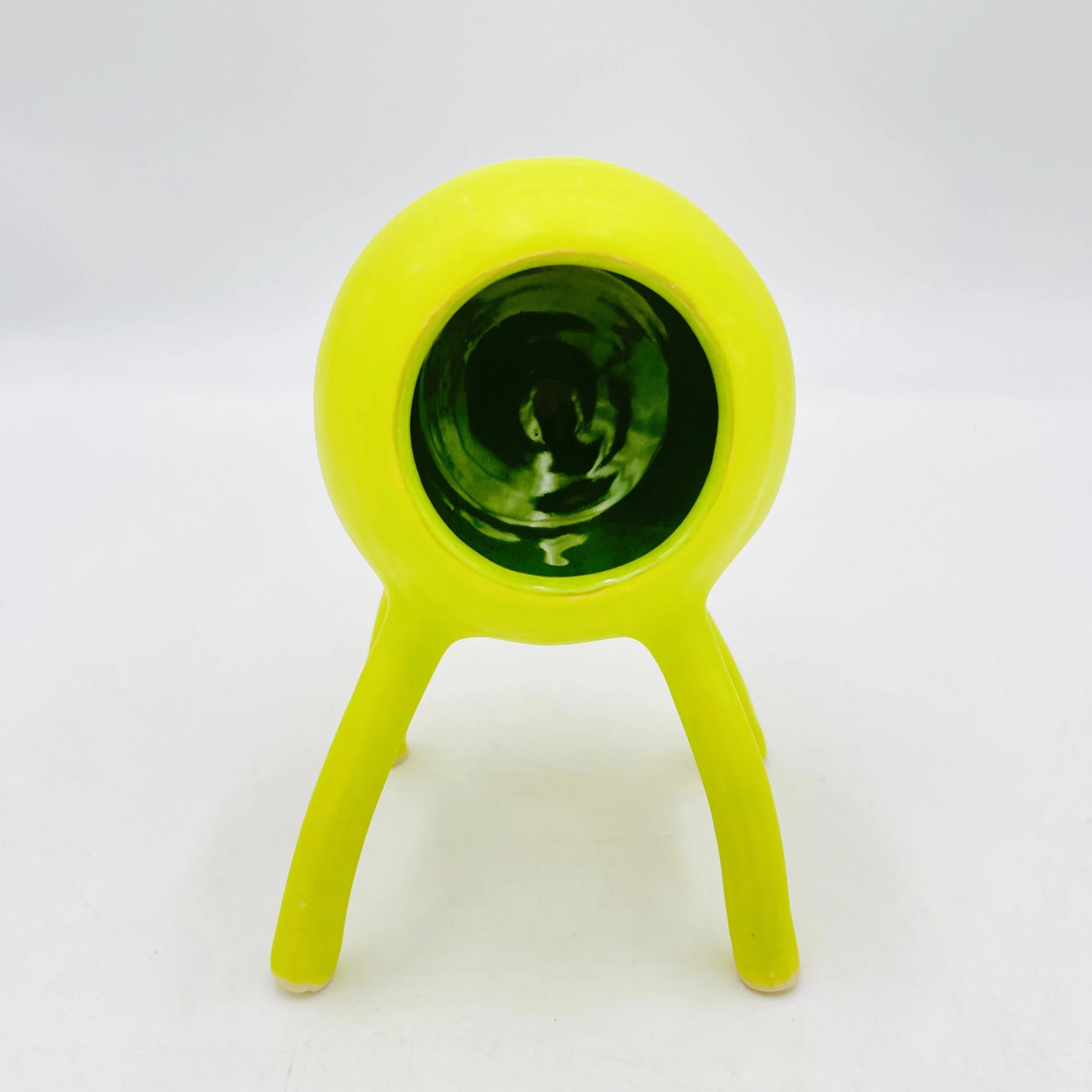  ceramic ball on three legs
