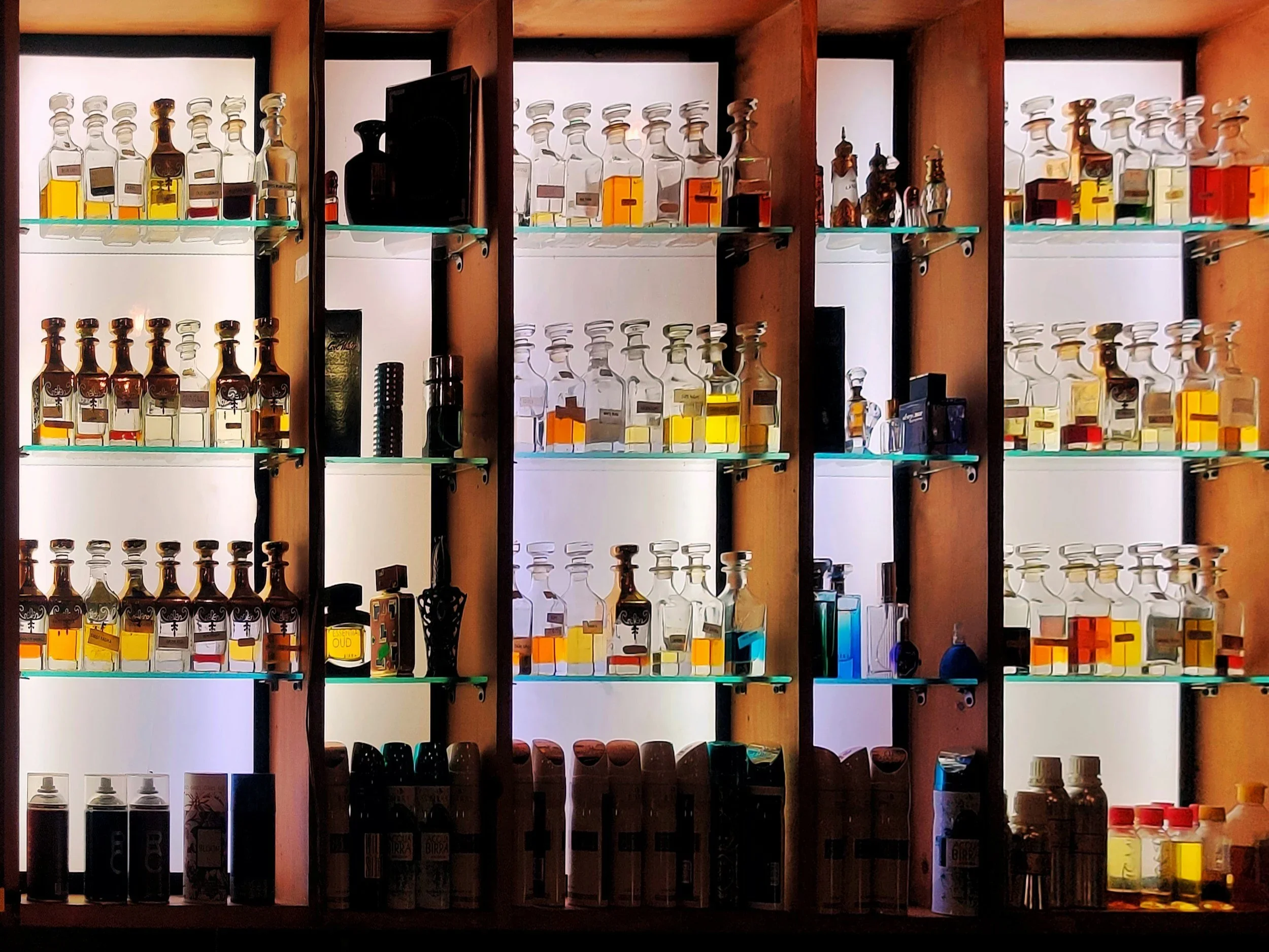 The Psychology of Scent: How Sensory Design Shapes High-End Guest Retention
