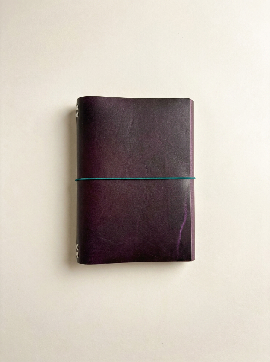A5 Trifold in Violet