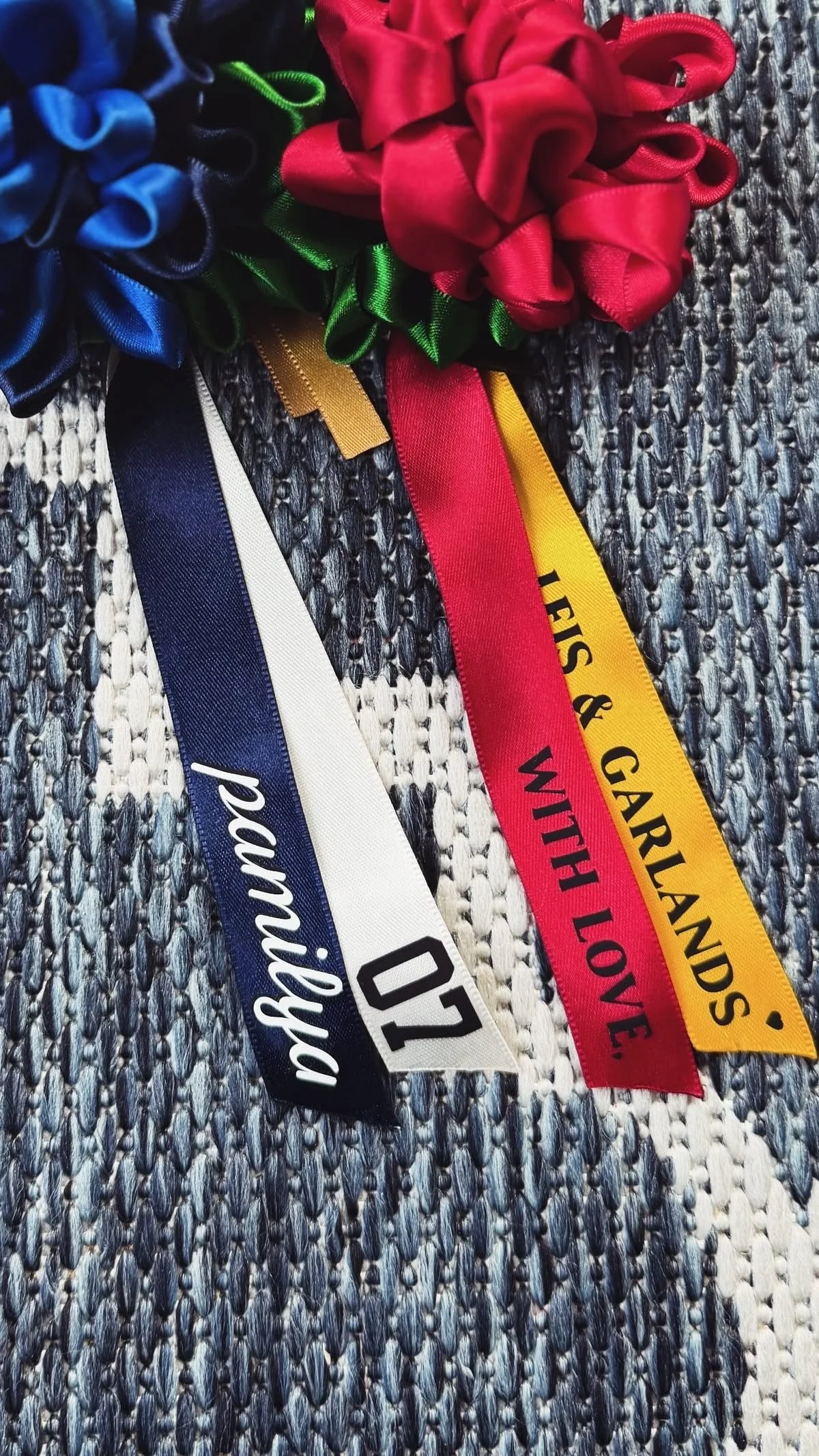 Leis & Garlands Logo.jpg