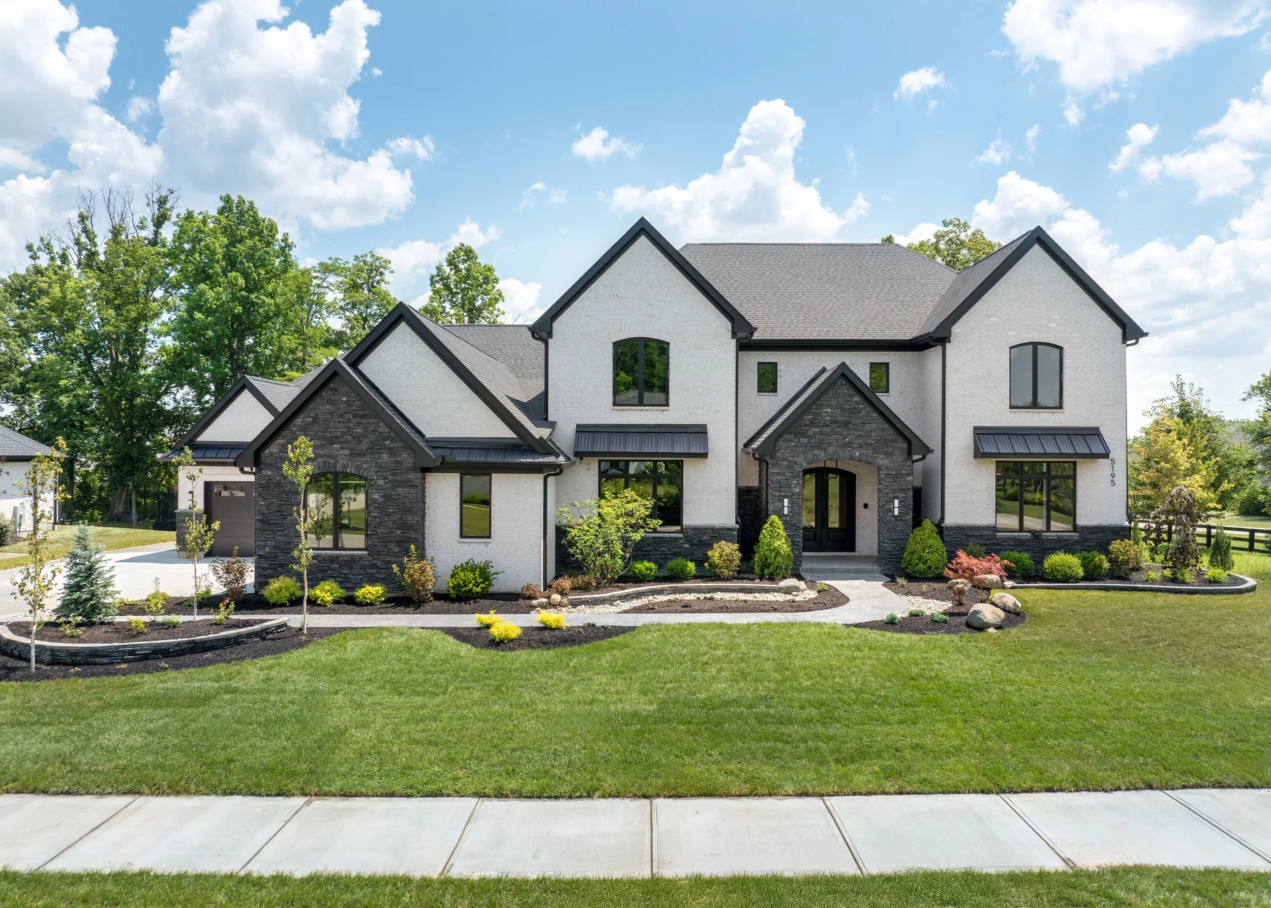 Bold Modern Estate (Customhomes)