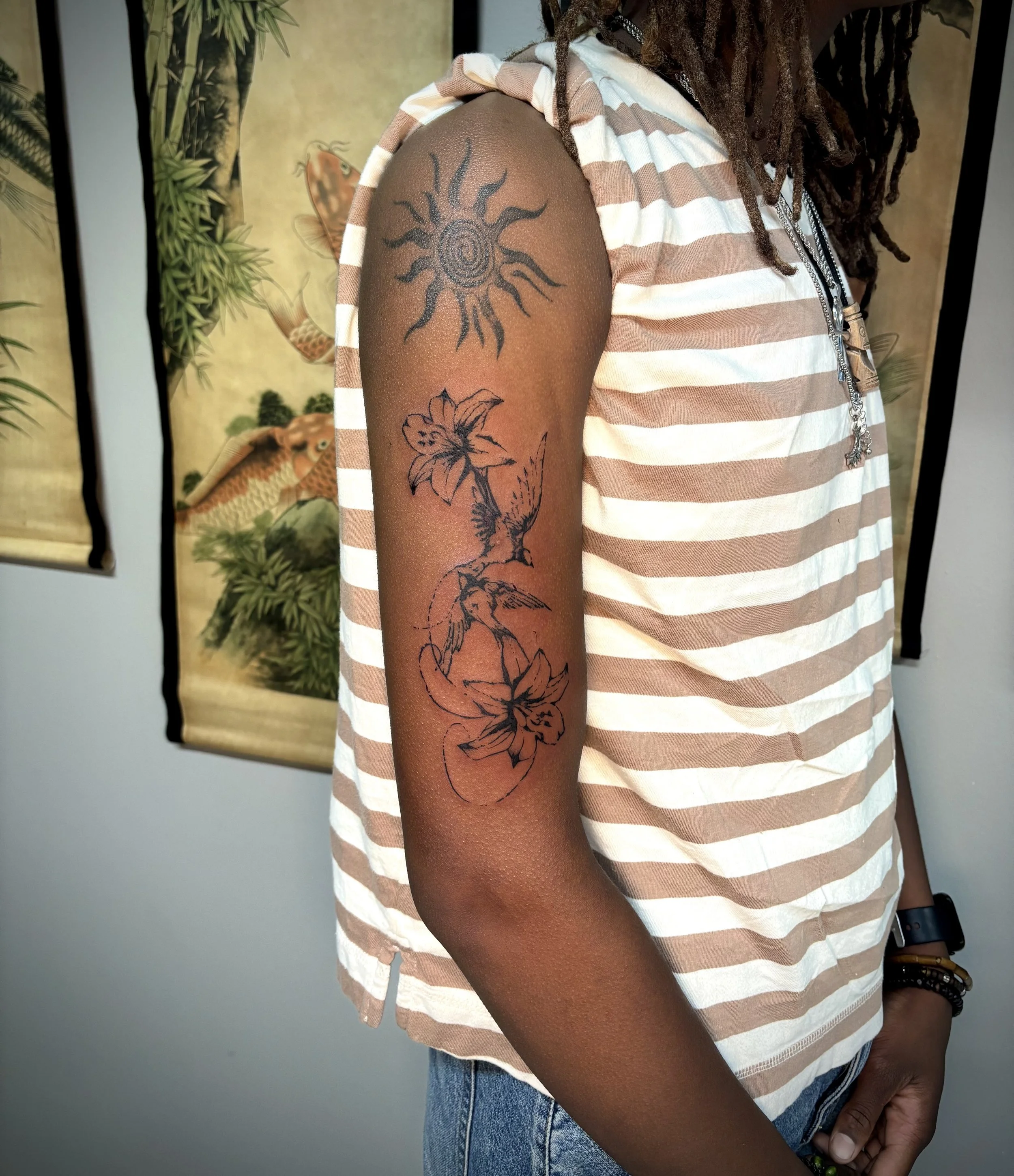 High contrast tattoo. Y2k tattoo. Trendy tattoo silver spring, MD. Custom tattoo. Ornamental tattoo. Nix tattoo studio. Tattoos in Silver Spring, MD. Tattoos in the DMV