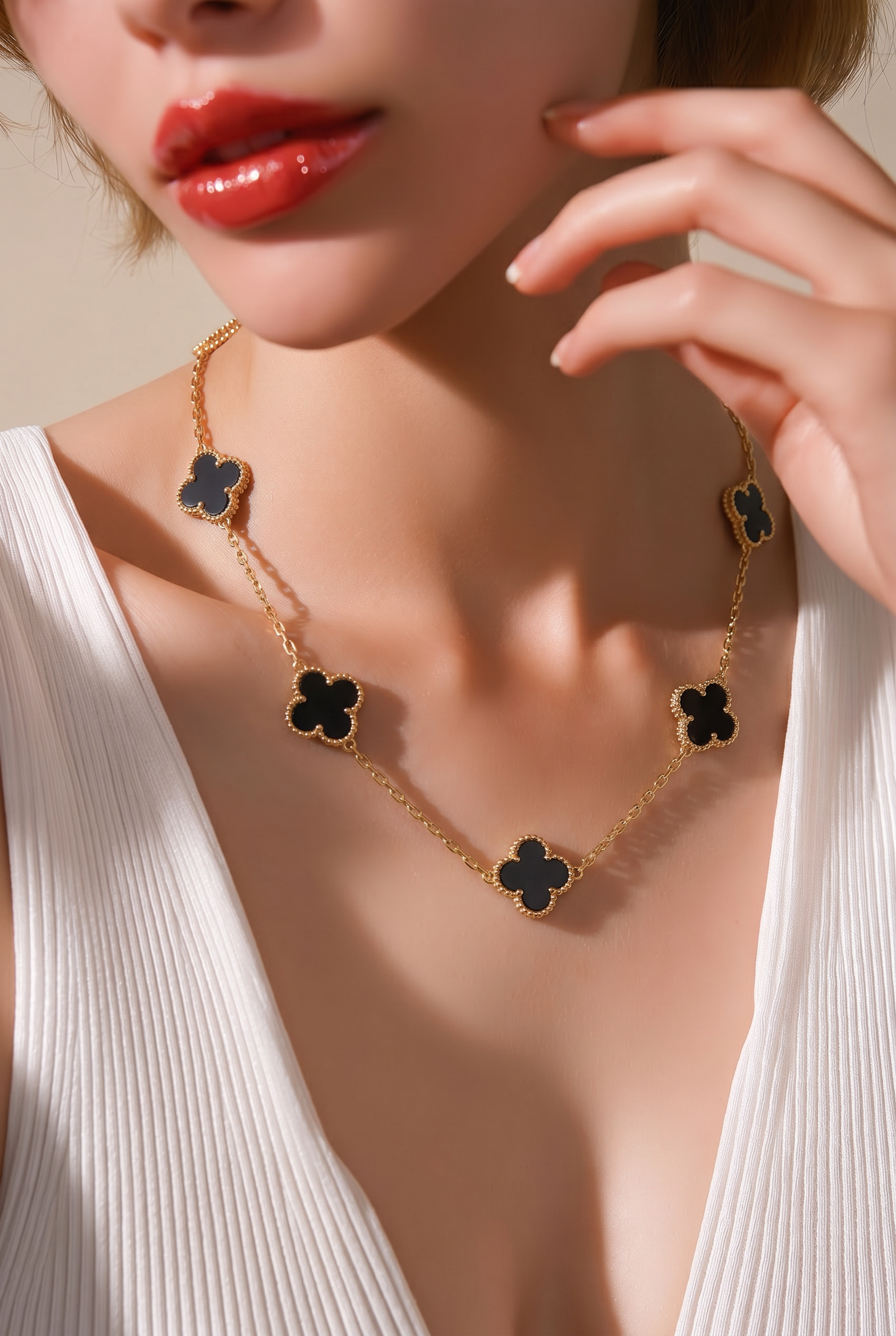 Exquisite Designer-Inspired Black Clover Pendant Necklace