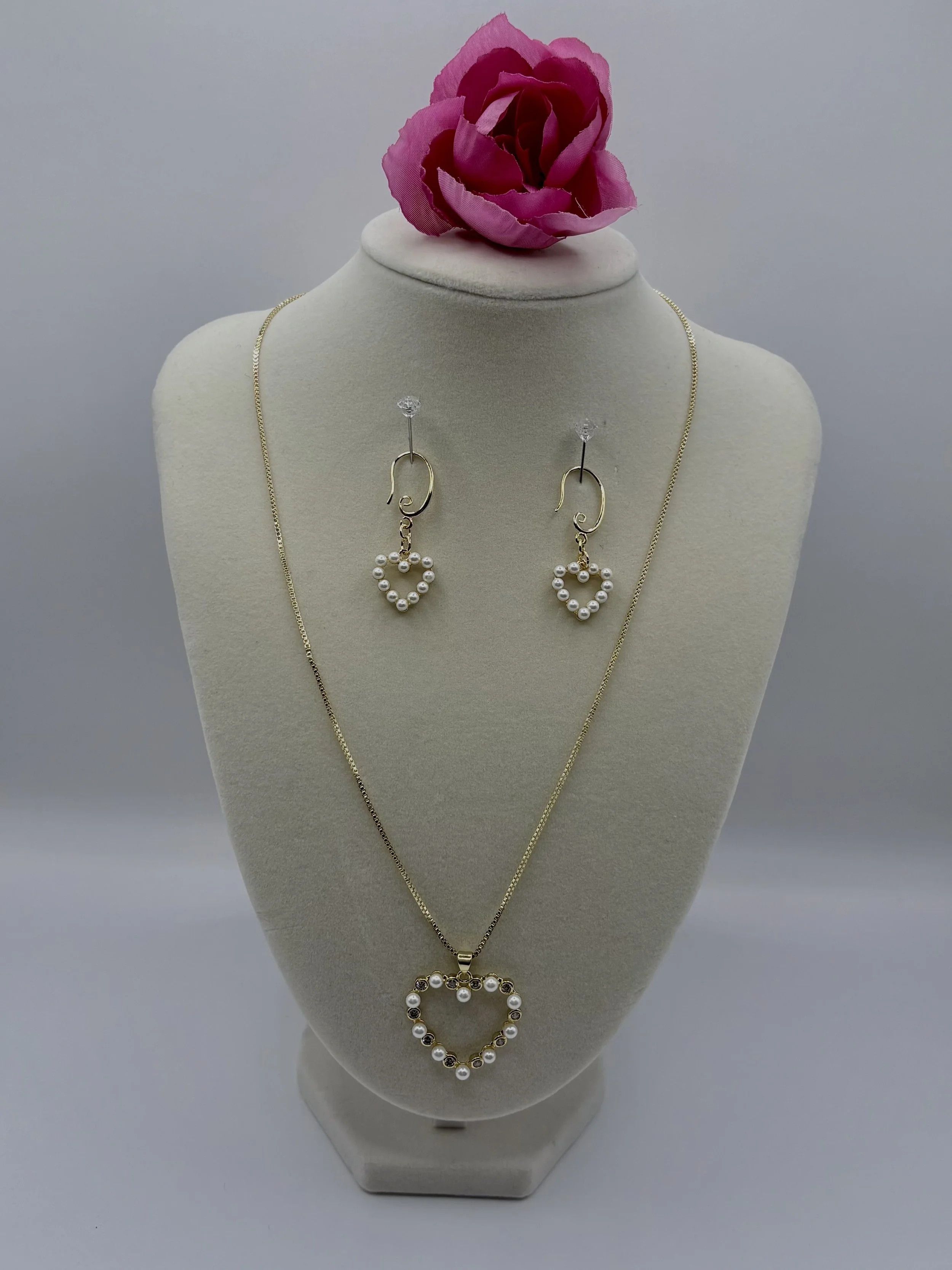 Timeless Elegance Pearl Heart Jewelry Set