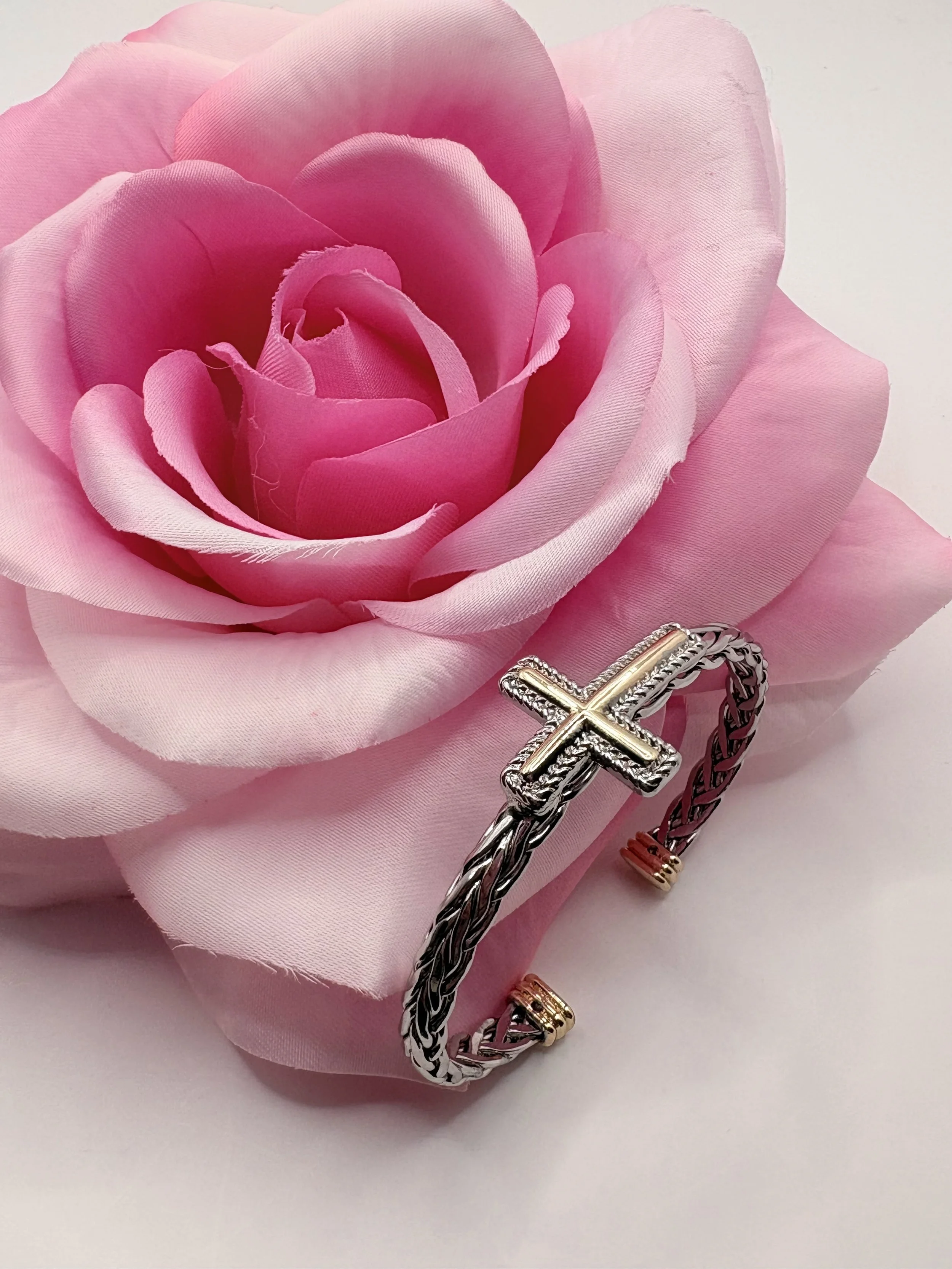 Elegant Faith Cross Bracelet