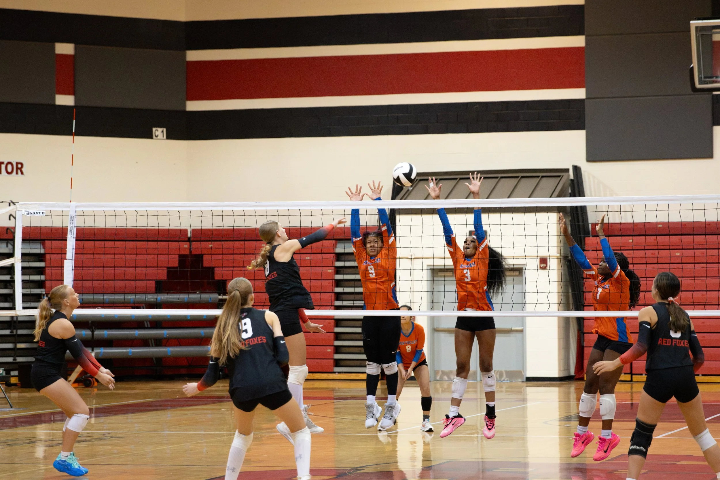 HHSvball8-14-9.jpg