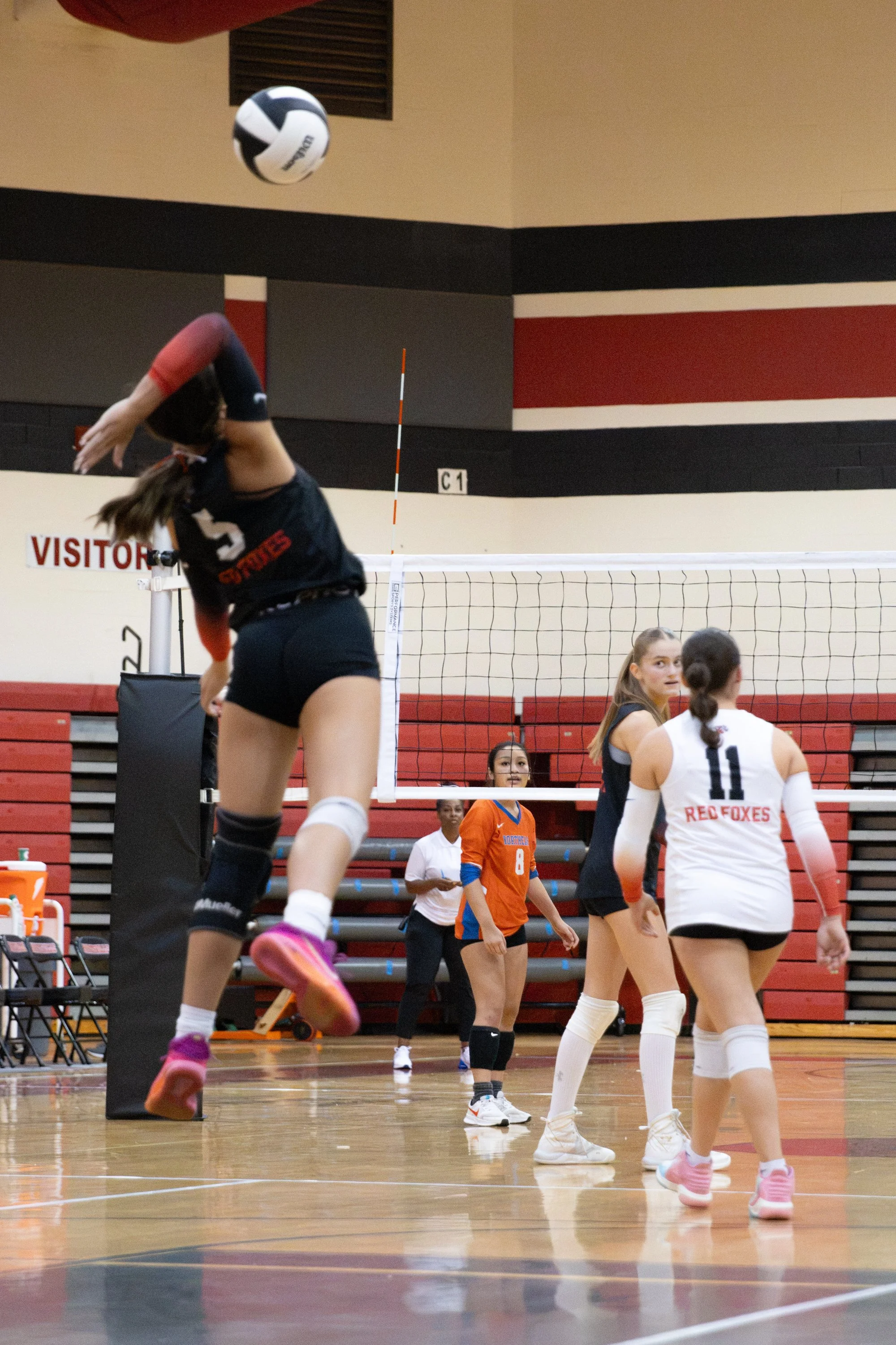 HHSvball8-14-116.jpg
