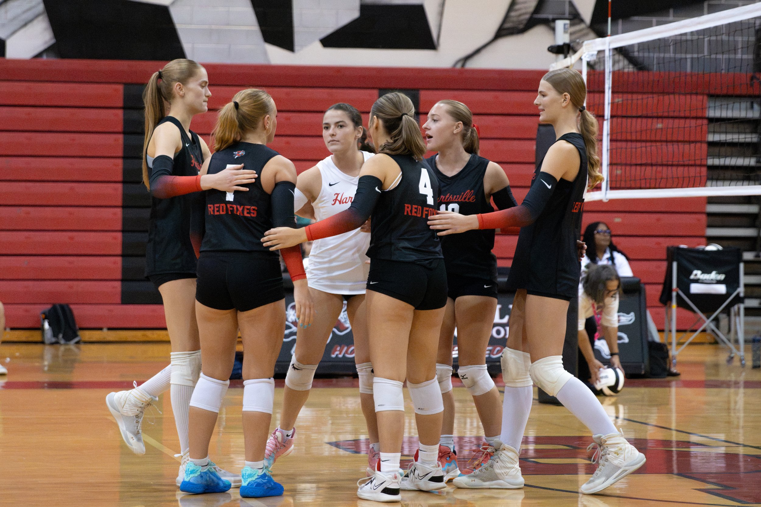 HHSvball8-14-220.jpg