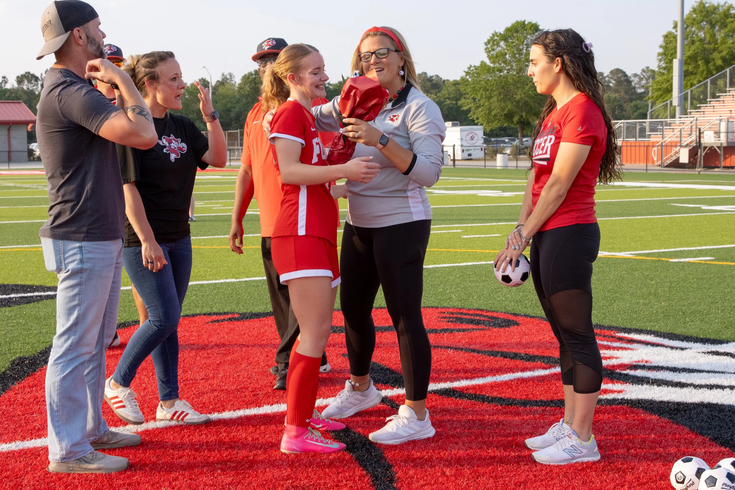 SeniorNight26-44.jpg