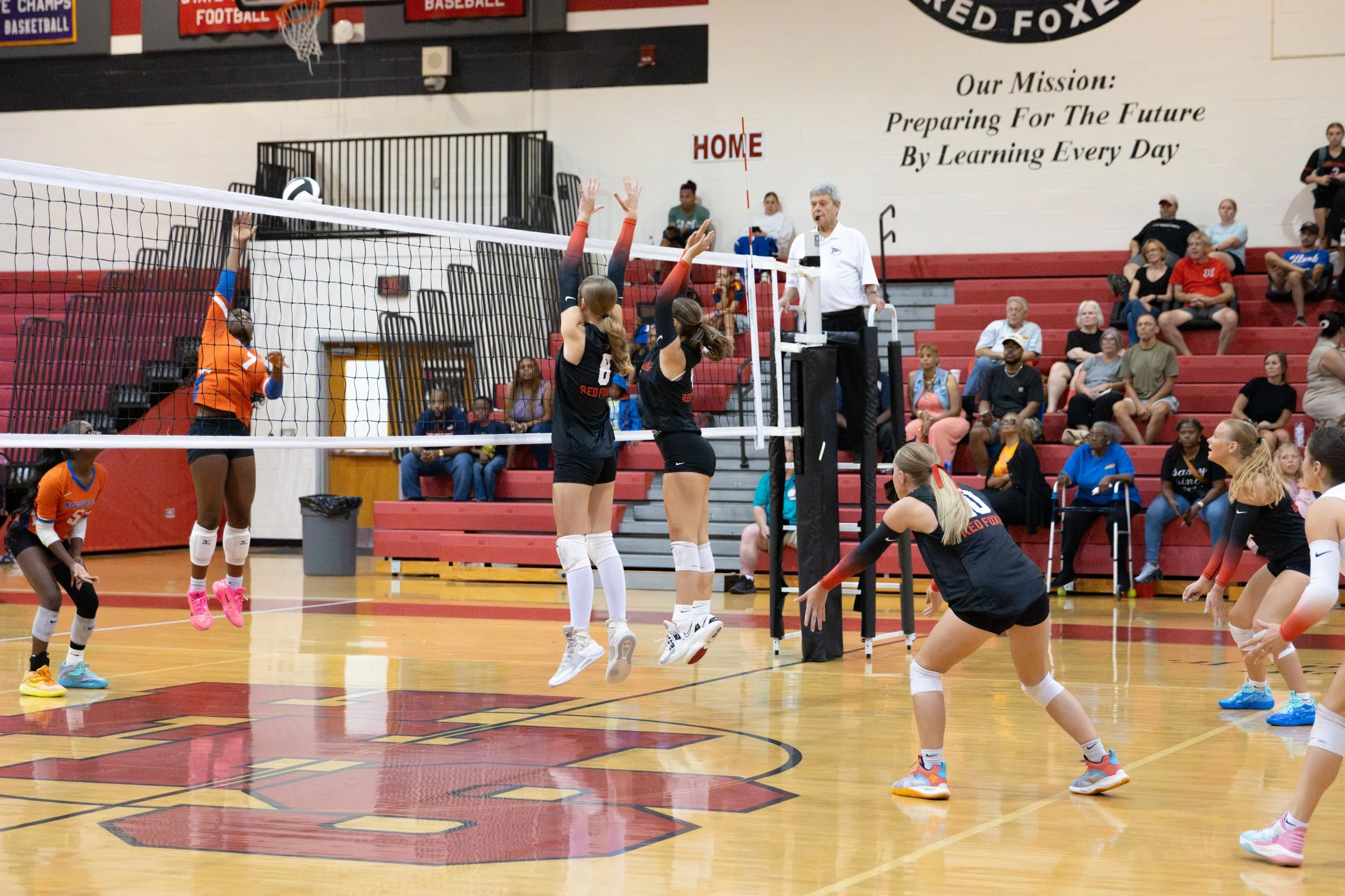 HHSvball8-14-271.jpg