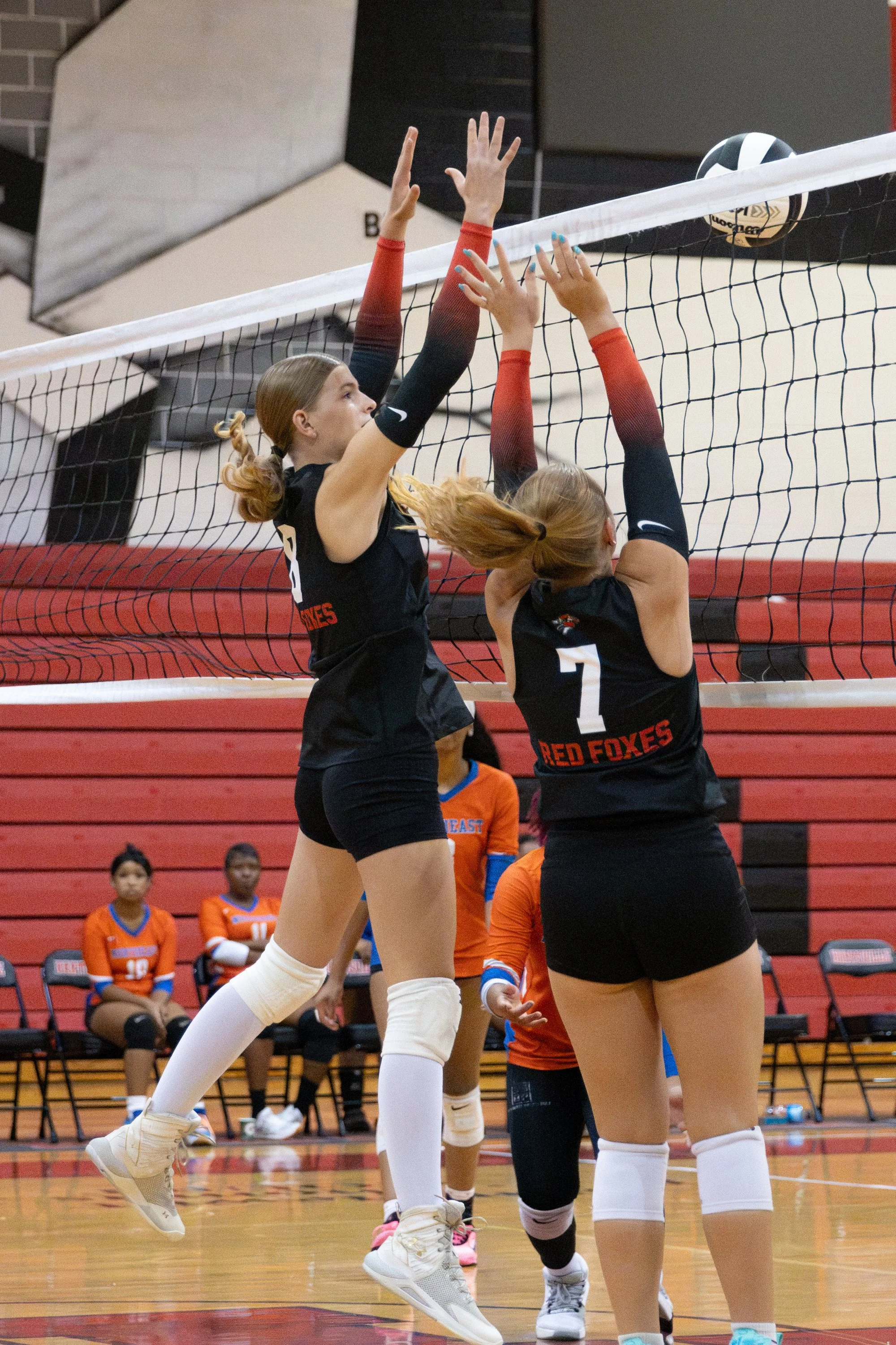 HHSvball8-14-150.jpg
