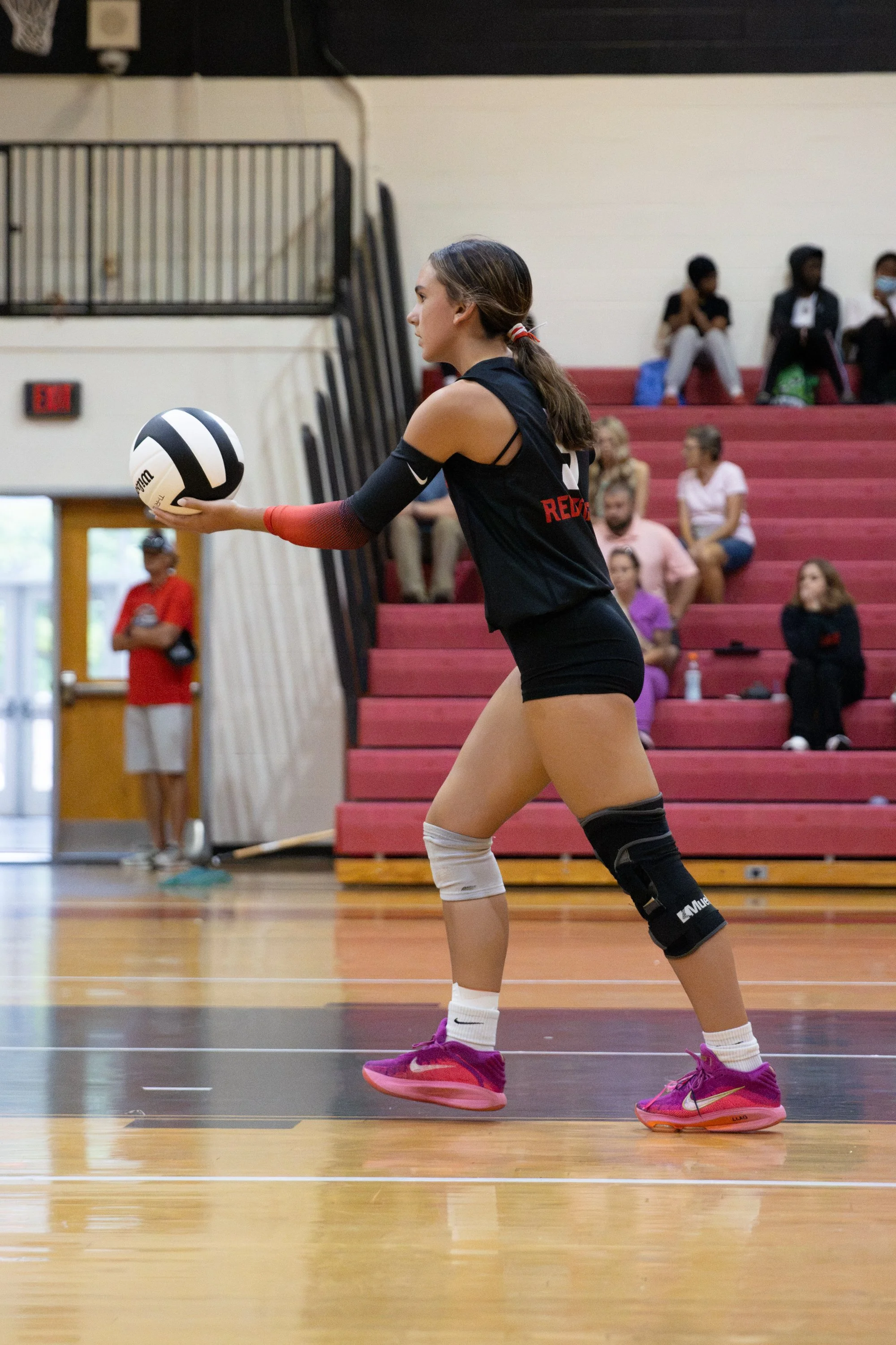 HHSvball8-14-105.jpg