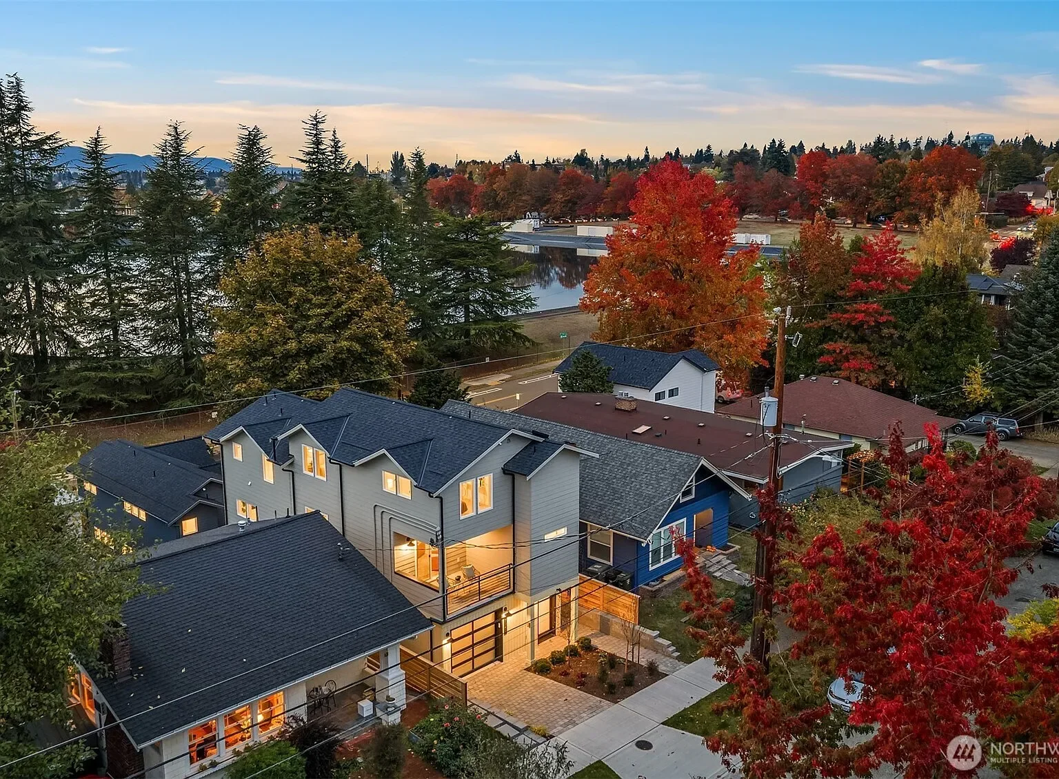 7045 16th Avenue NE #B, Seattle, WA 98115