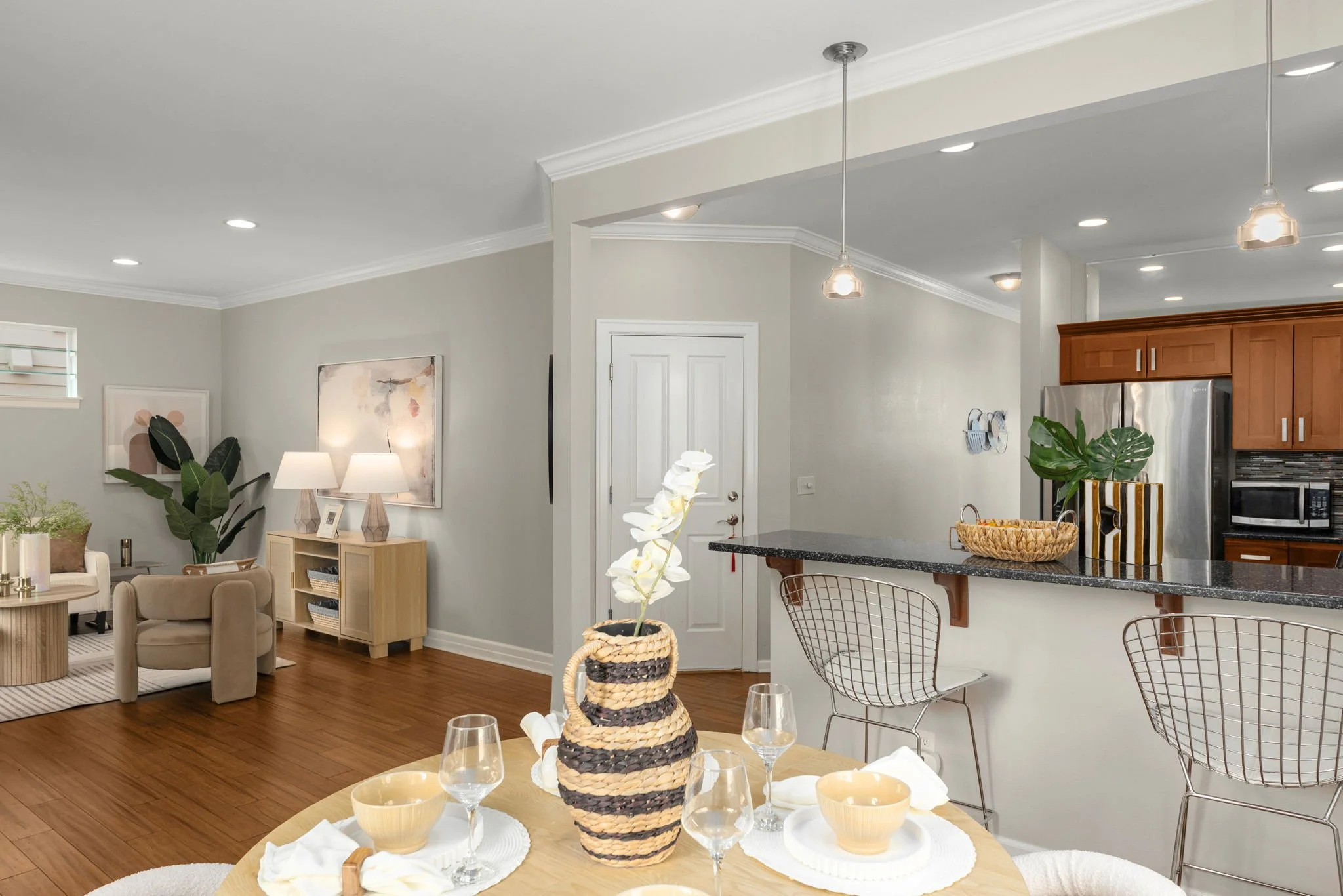 17-web-or-mls-1919-25th-ave-ne.jpg