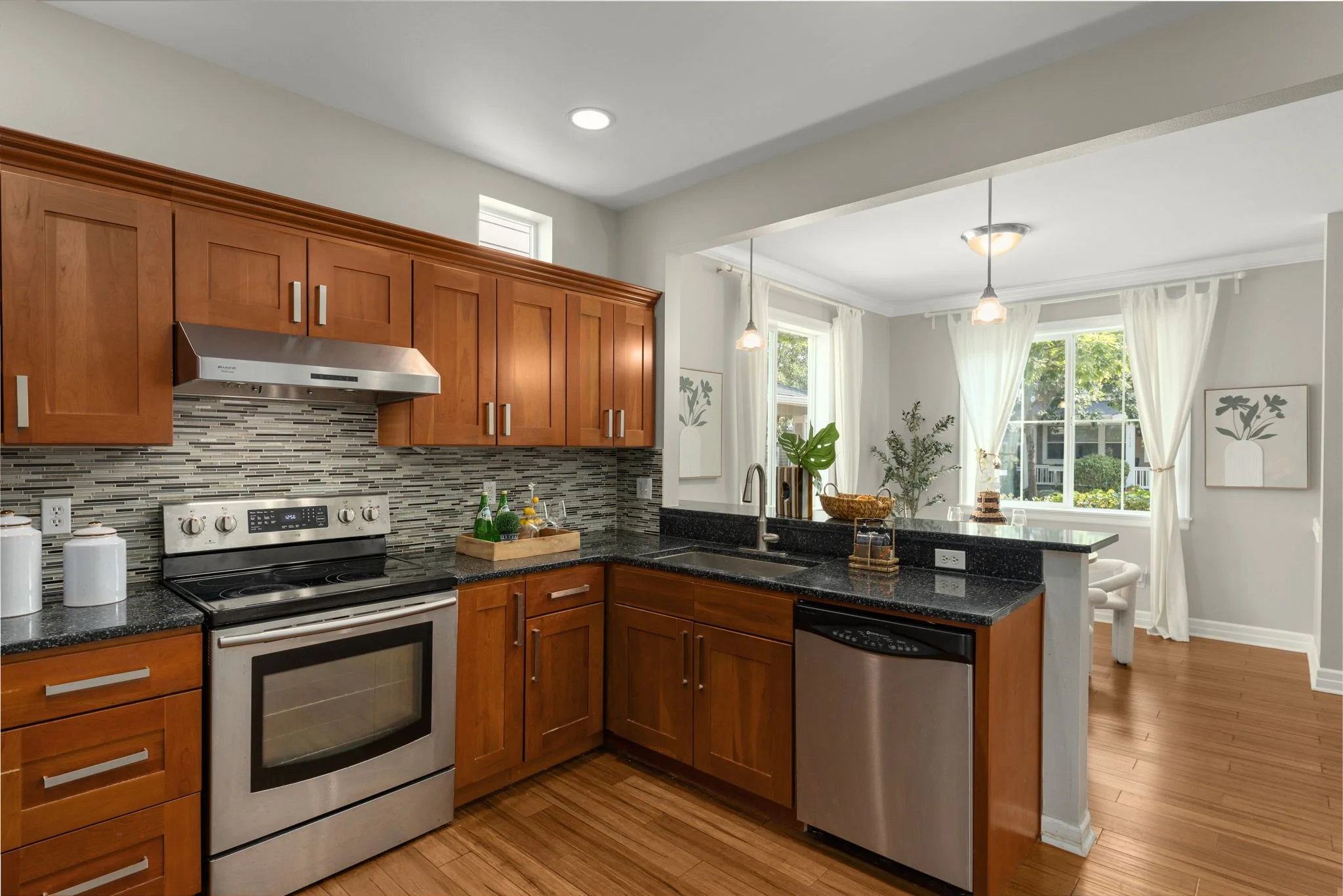 14-web-or-mls-1919-25th-ave-ne.jpg