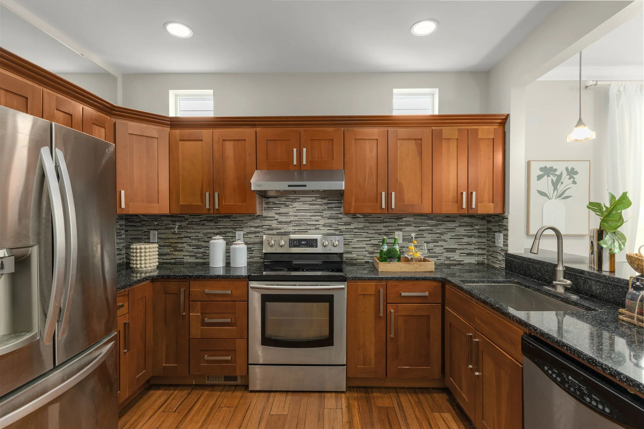 15-web-or-mls-1919-25th-ave-ne.jpg