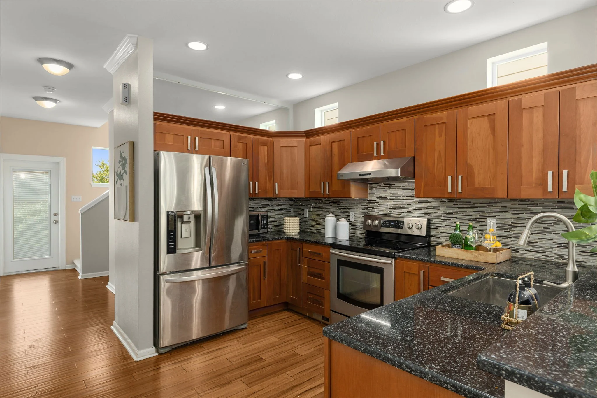 13-web-or-mls-1919-25th-ave-ne.jpg