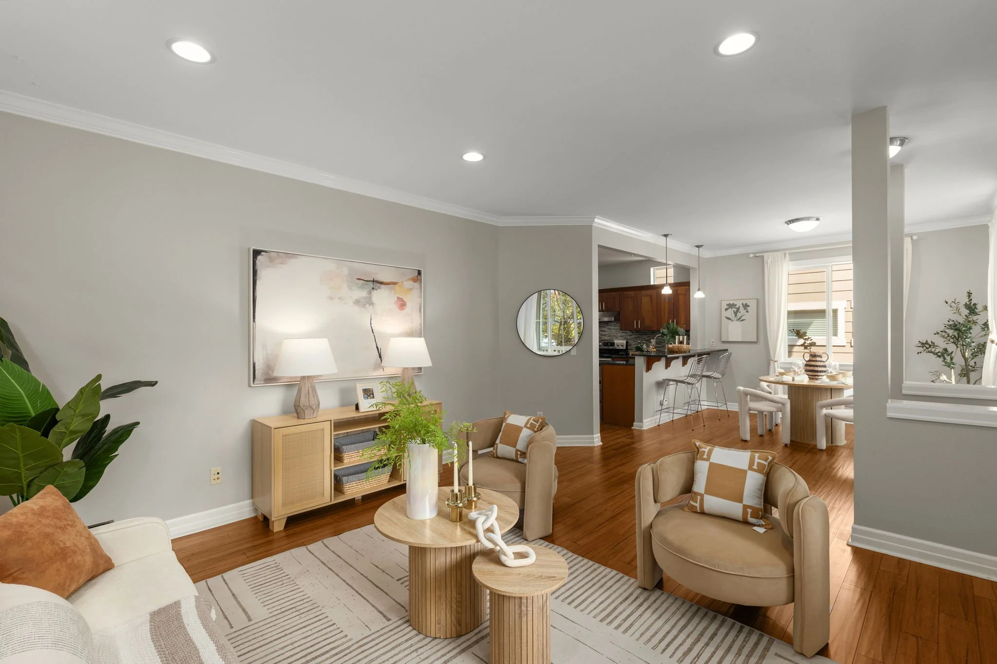 11-web-or-mls-1919-25th-ave-ne.jpg