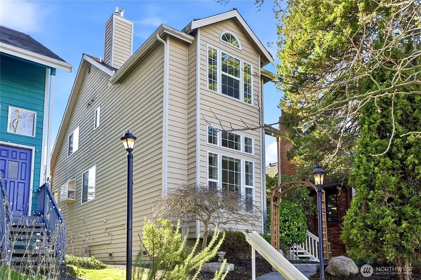 2401 N 65th Street, Seattle, WA 98103