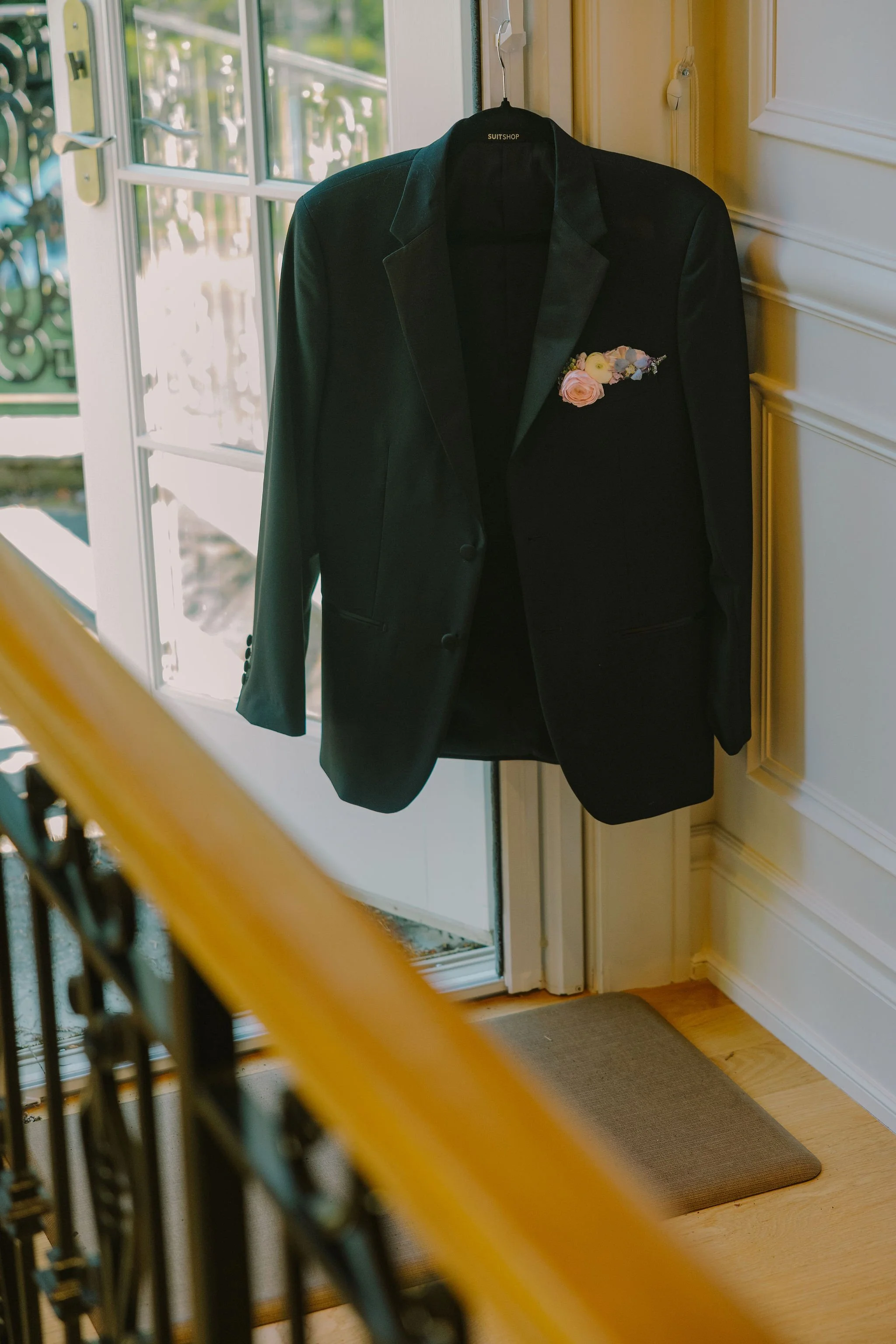 Seattle wedding planner — private residence home wedding Edmonds WA, Gordon Duo Weddings