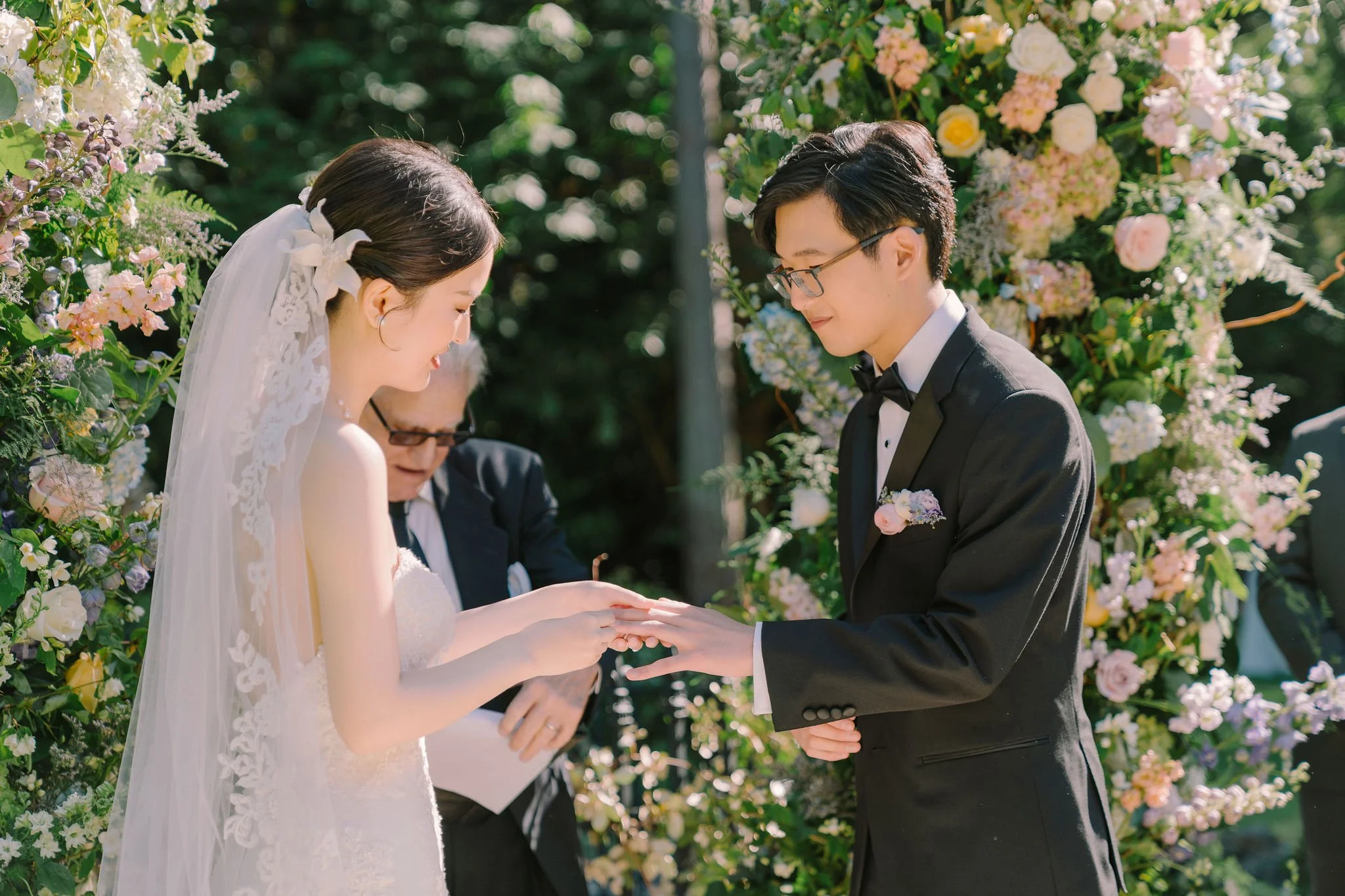 Seattle wedding planner — private residence home wedding Edmonds WA, Gordon Duo Weddings