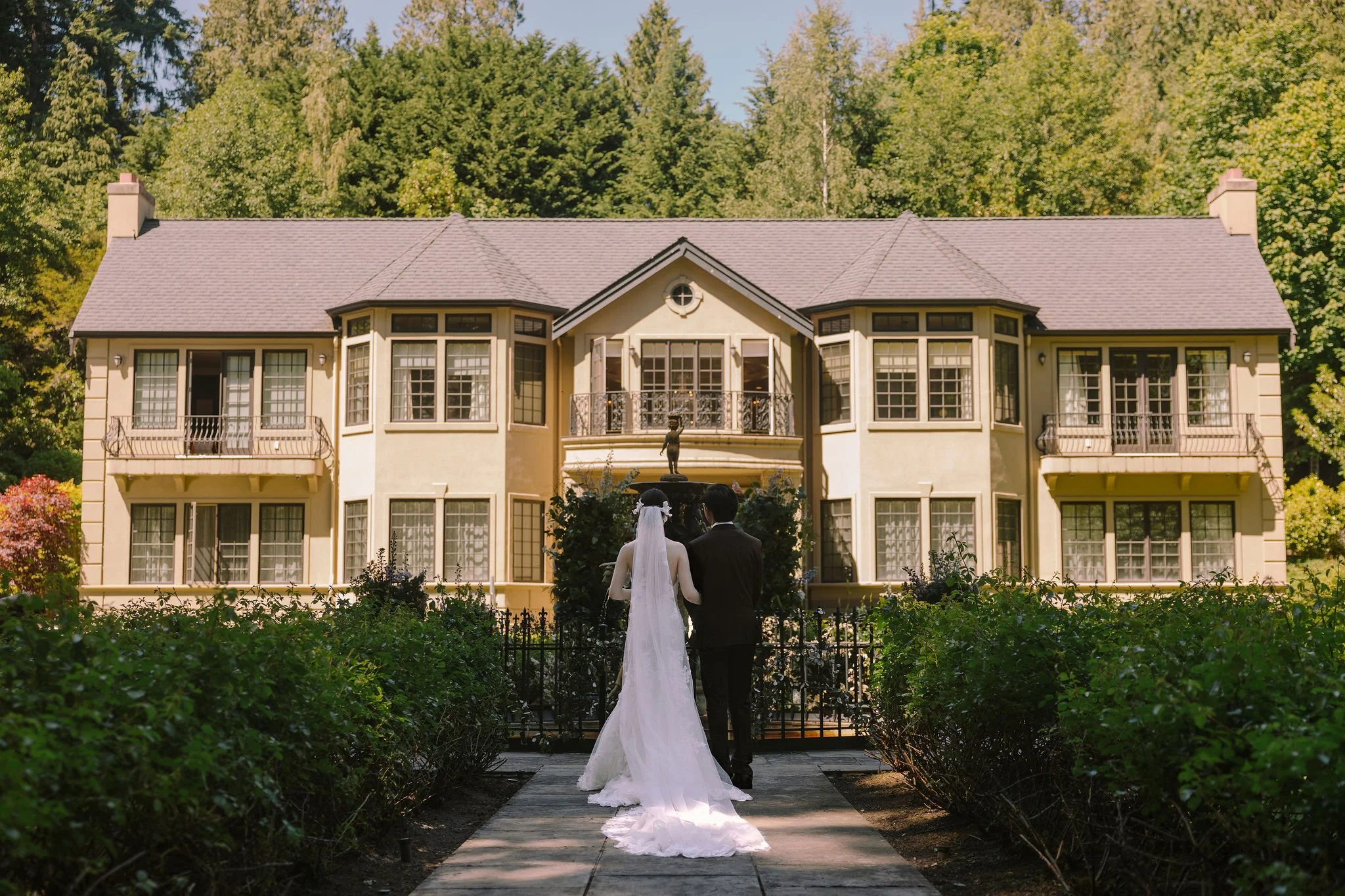 Seattle wedding planner — private residence home wedding Edmonds WA, Gordon Duo Weddings