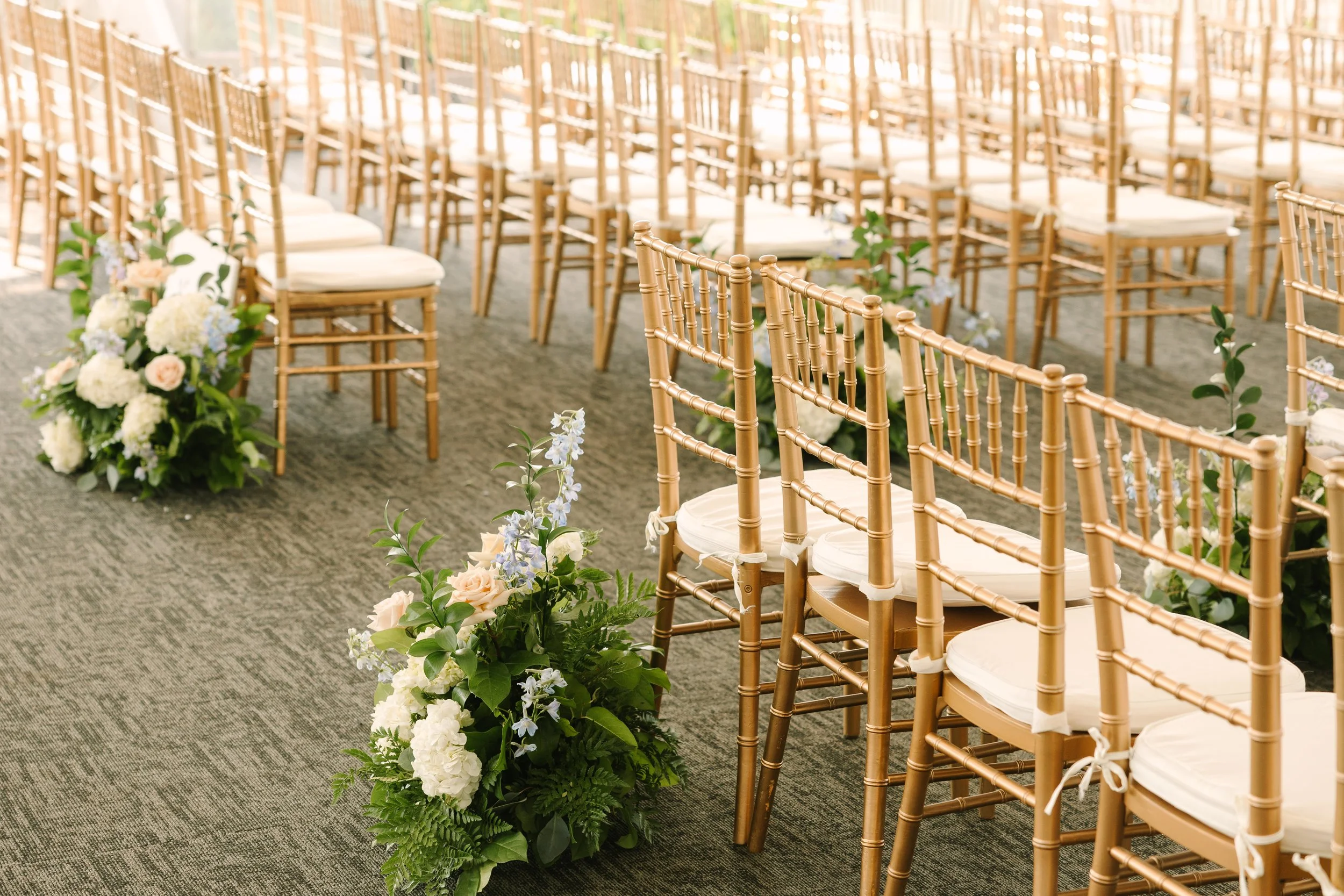 Wedding at The Golf Club at Newcastle, Newcastle, WA — planned by Gordon Duo Weddings, photography by Lloyd Photo & Films