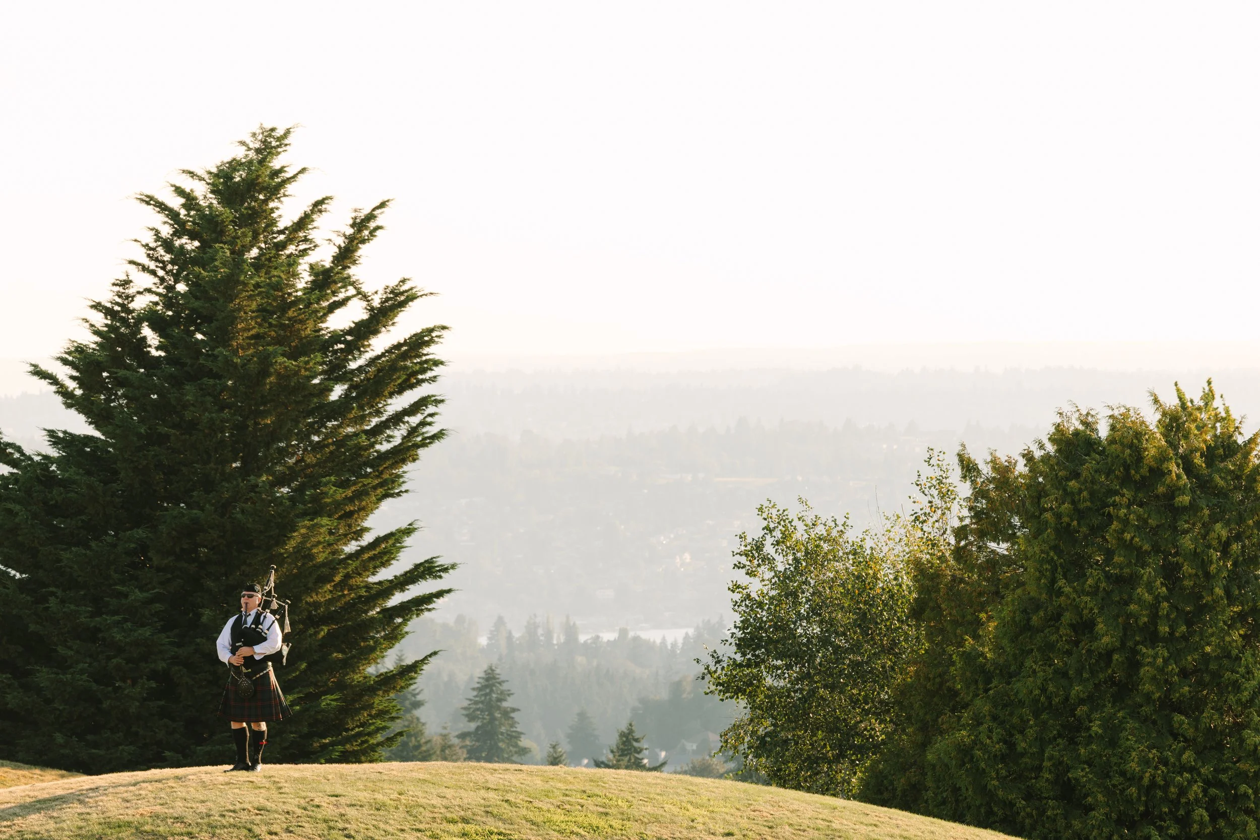 Wedding at The Golf Club at Newcastle, Newcastle, WA — planned by Gordon Duo Weddings, photography by Lloyd Photo & Films