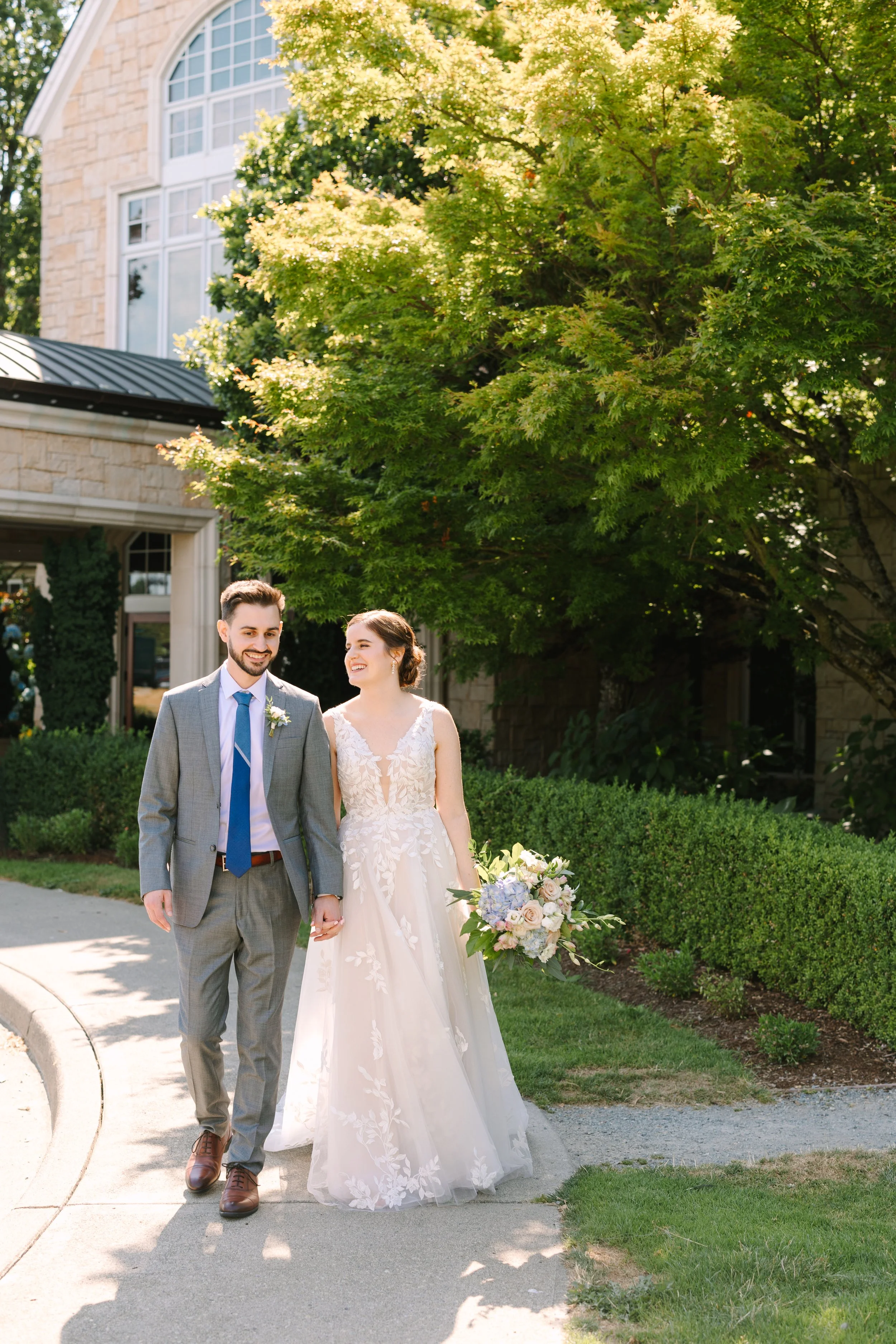 Wedding at The Golf Club at Newcastle, Newcastle, WA — planned by Gordon Duo Weddings, photography by Lloyd Photo & Films