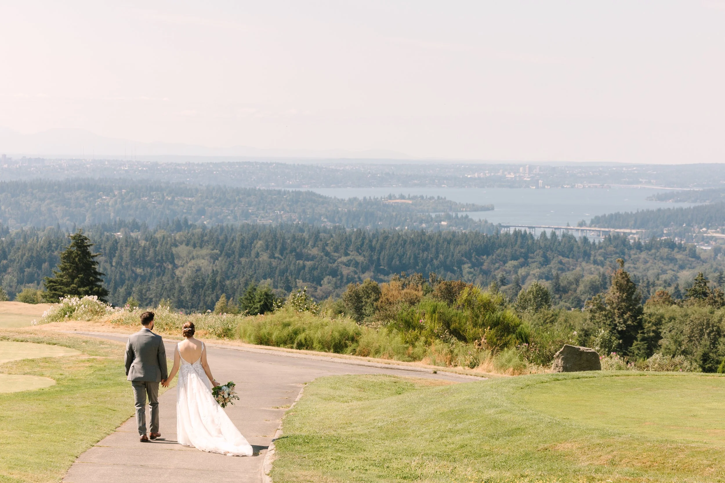 Wedding at The Golf Club at Newcastle, Newcastle, WA — planned by Gordon Duo Weddings, photography by Lloyd Photo & Films