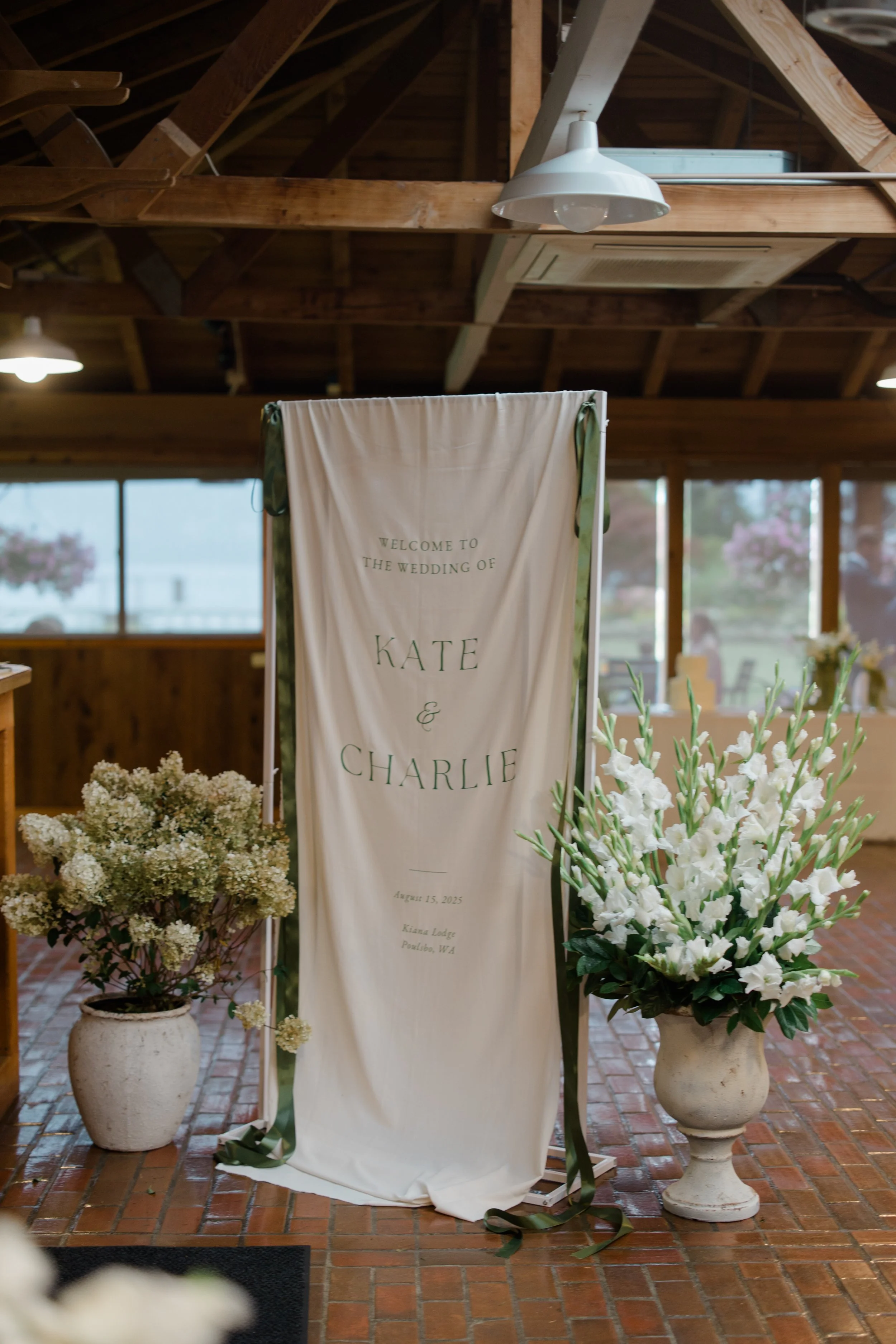 Wedding at Kiana Lodge, Poulsbo, WA — planned by Gordon Duo Weddings, photography by Claire Forrest Films