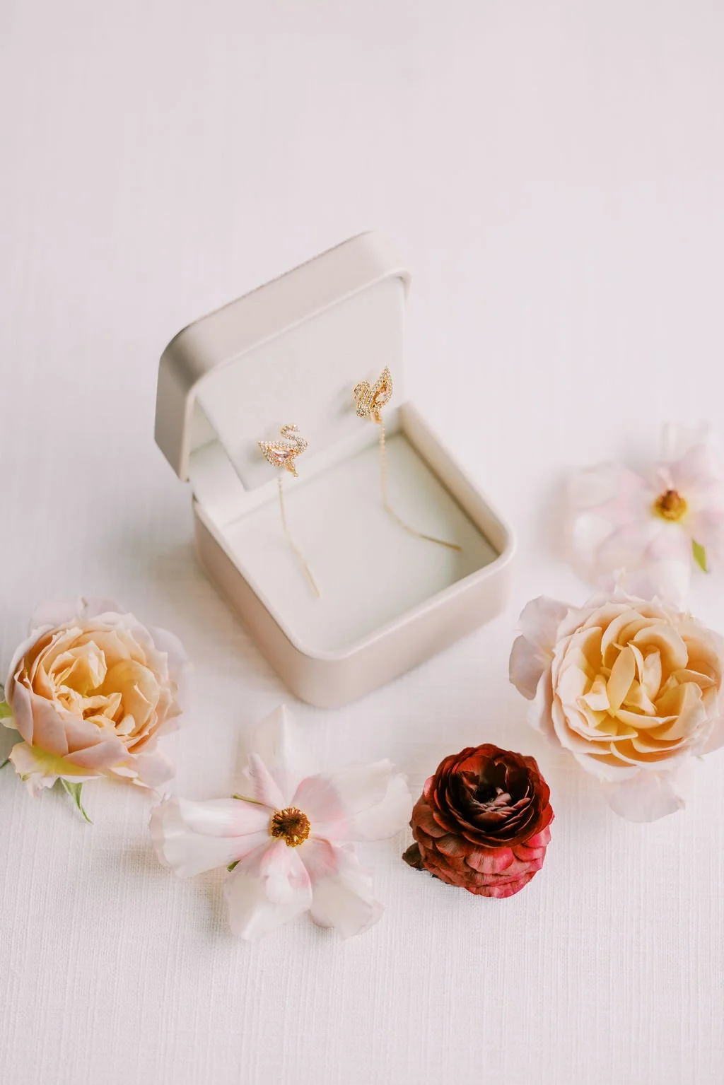 Wedding ring and detail shot — W Bellevue Bellevue WA, Gordon Duo Weddings