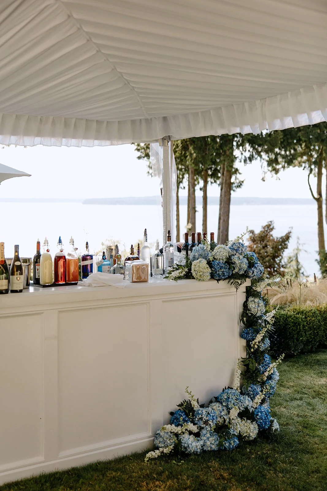 Wedding at The Highlands, Shoreline, WA — planned by Gordon Duo Weddings, photography by Nicole Gange Photography