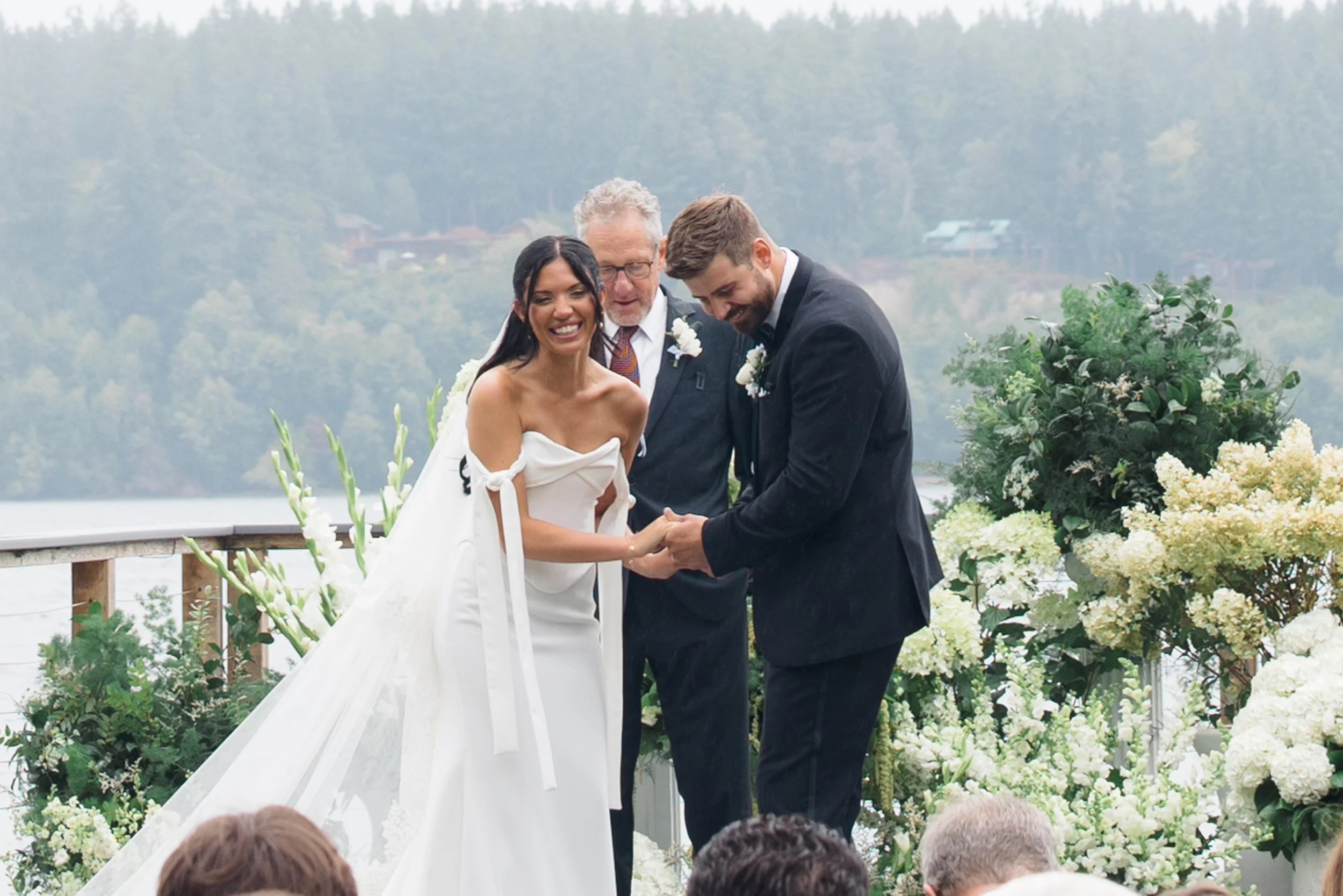 Wedding at Kiana Lodge, Poulsbo, WA — planned by Gordon Duo Weddings, photography by Claire Forrest Films