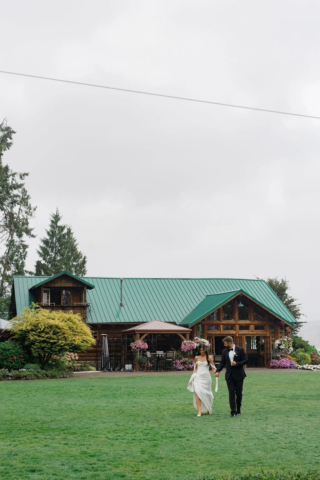 Wedding at Kiana Lodge, Poulsbo, WA — planned by Gordon Duo Weddings, photography by Claire Forrest Films