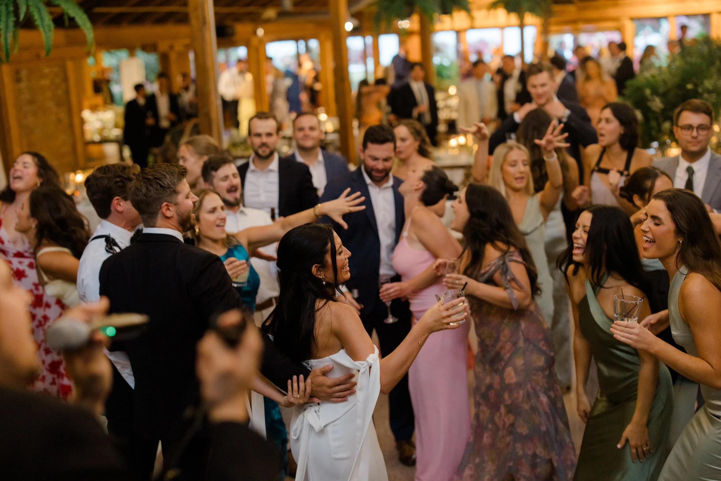 Wedding at Kiana Lodge, Poulsbo, WA — planned by Gordon Duo Weddings, photography by Claire Forrest Films