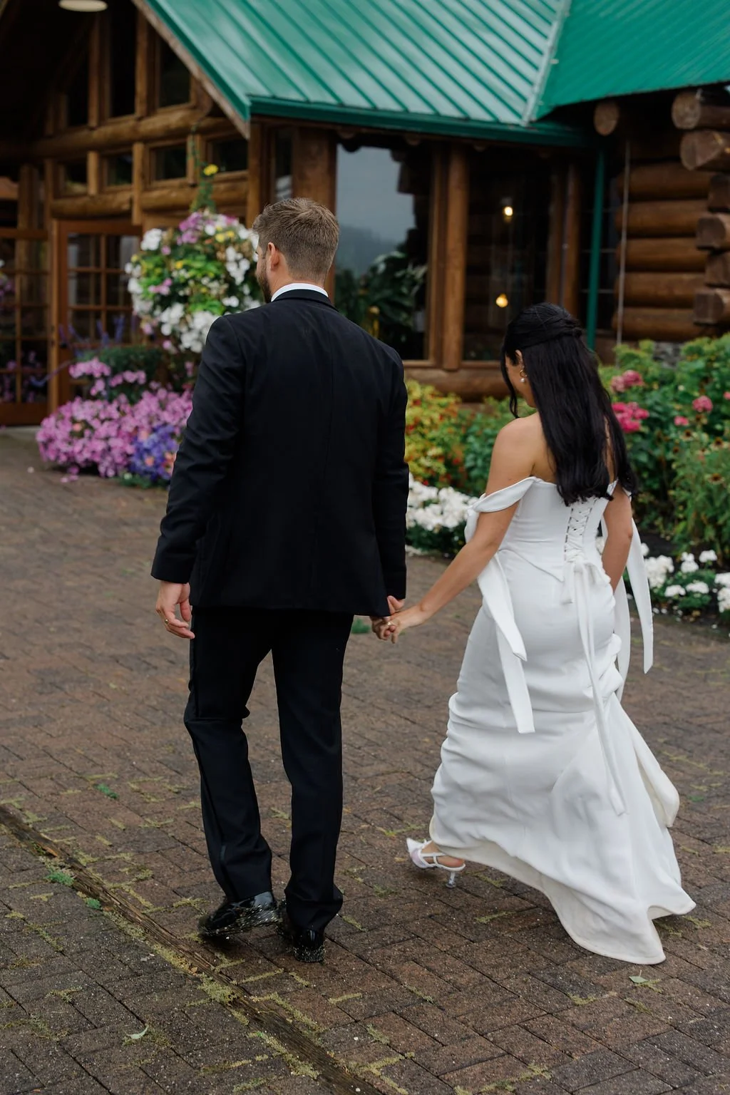 Wedding at Kiana Lodge, Poulsbo, WA — planned by Gordon Duo Weddings, photography by Claire Forrest Films