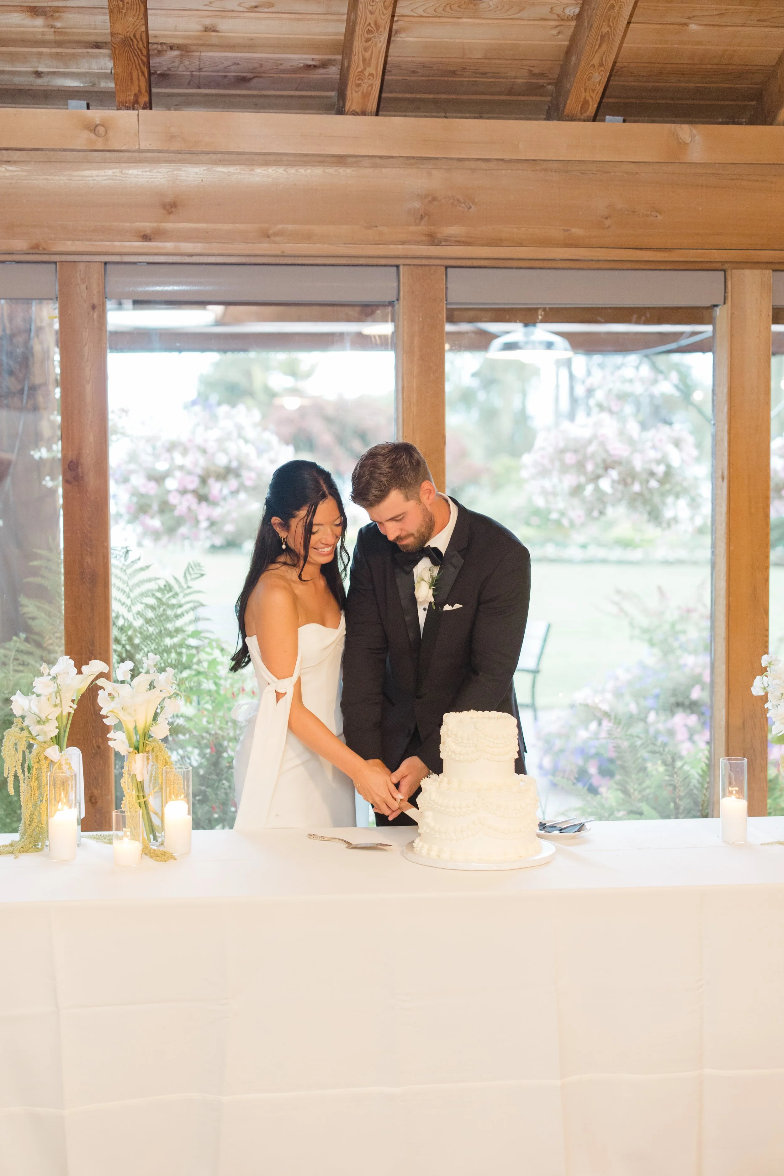 Wedding at Kiana Lodge, Poulsbo, WA — planned by Gordon Duo Weddings, photography by Claire Forrest Films