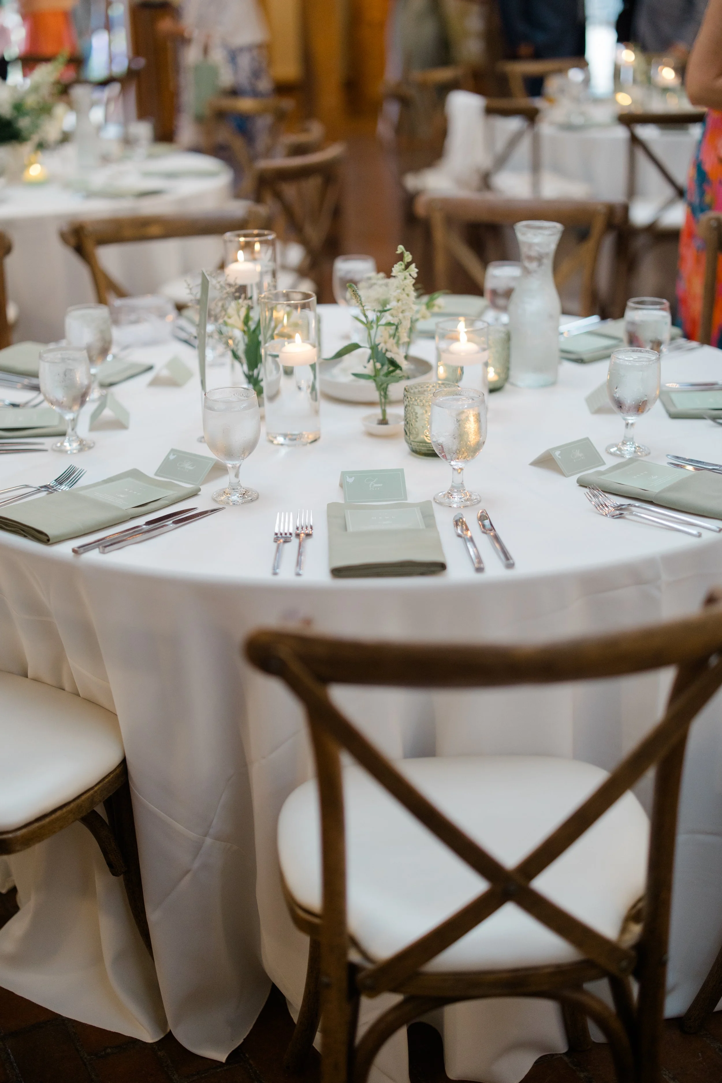 Wedding at Kiana Lodge, Poulsbo, WA — planned by Gordon Duo Weddings, photography by Claire Forrest Films