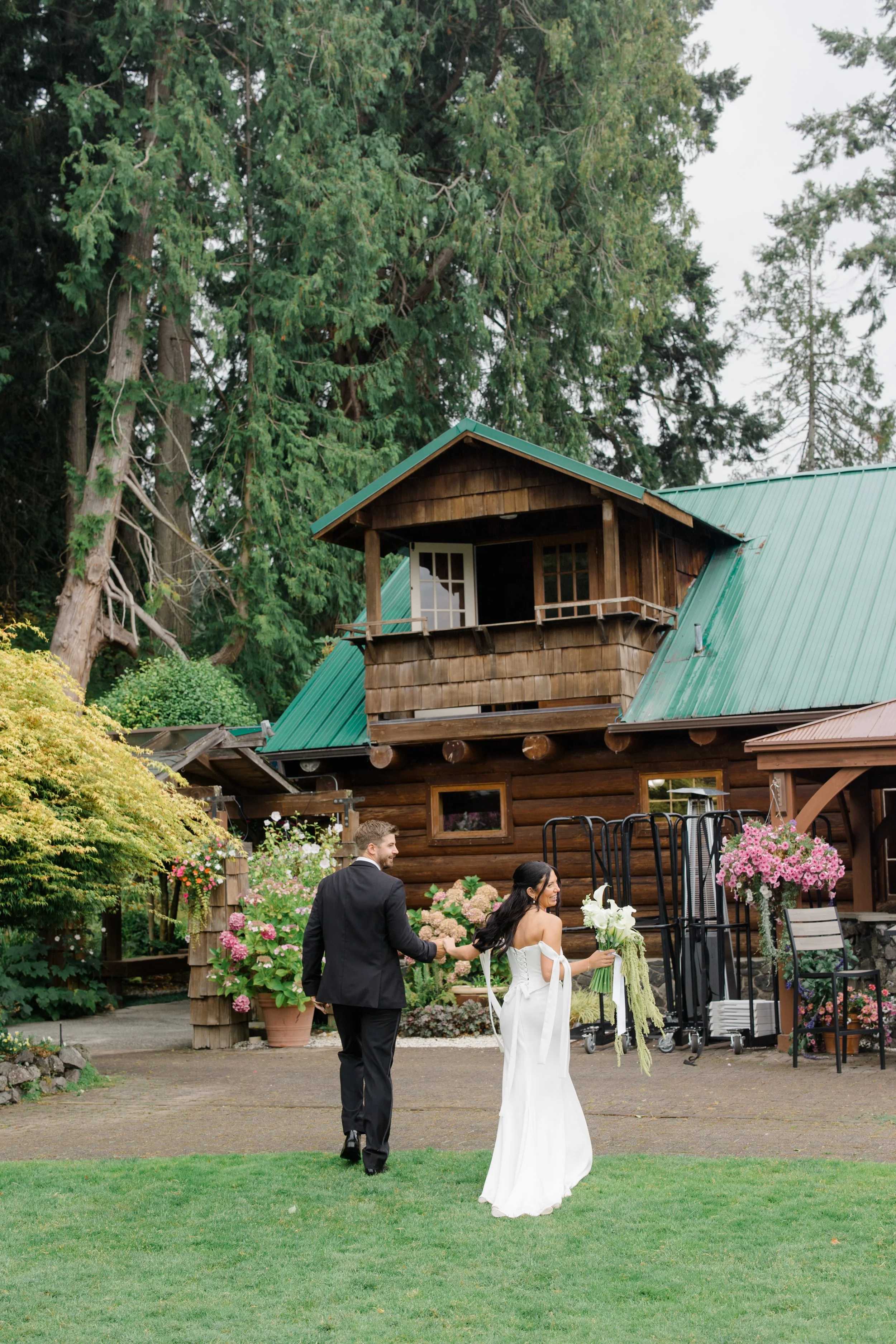 Wedding at Kiana Lodge, Poulsbo, WA — planned by Gordon Duo Weddings, photography by Claire Forrest Films
