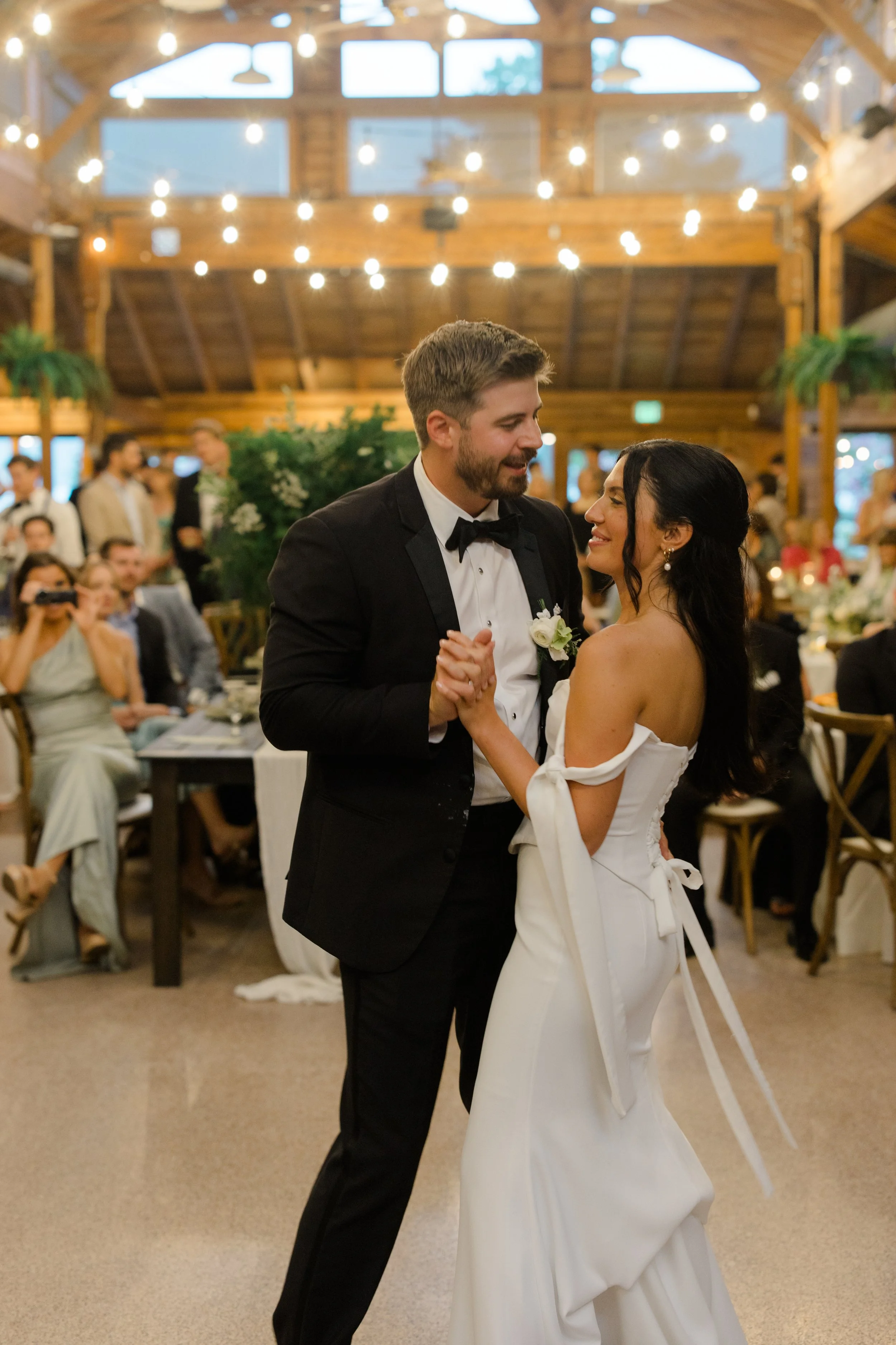 Wedding at Kiana Lodge, Poulsbo, WA — planned by Gordon Duo Weddings, photography by Claire Forrest Films