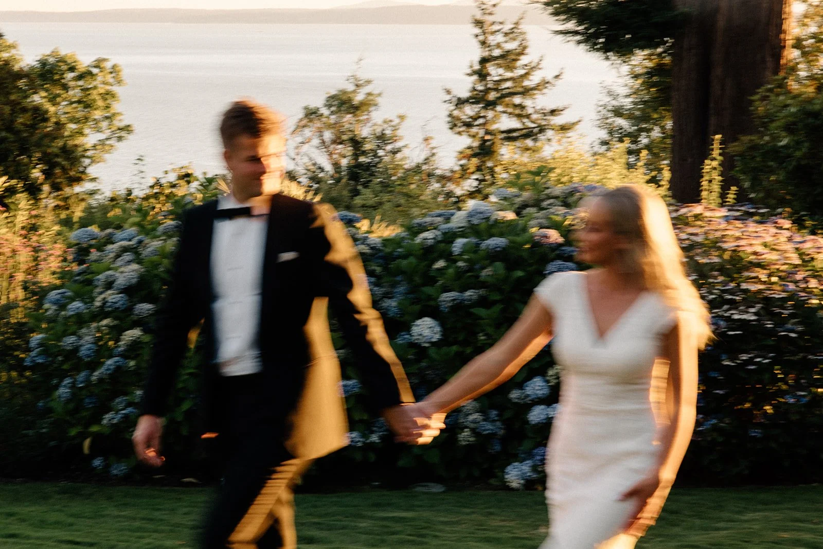 Wedding at The Highlands, Shoreline, WA — planned by Gordon Duo Weddings, photography by Nicole Gange Photography