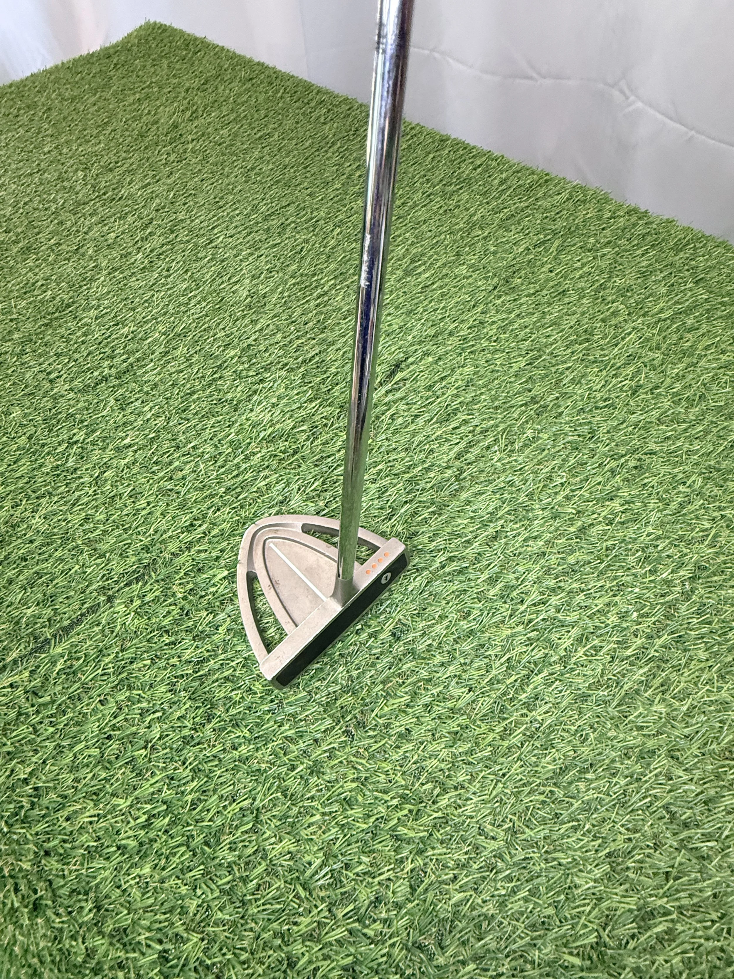 Nike putter 3.jpeg