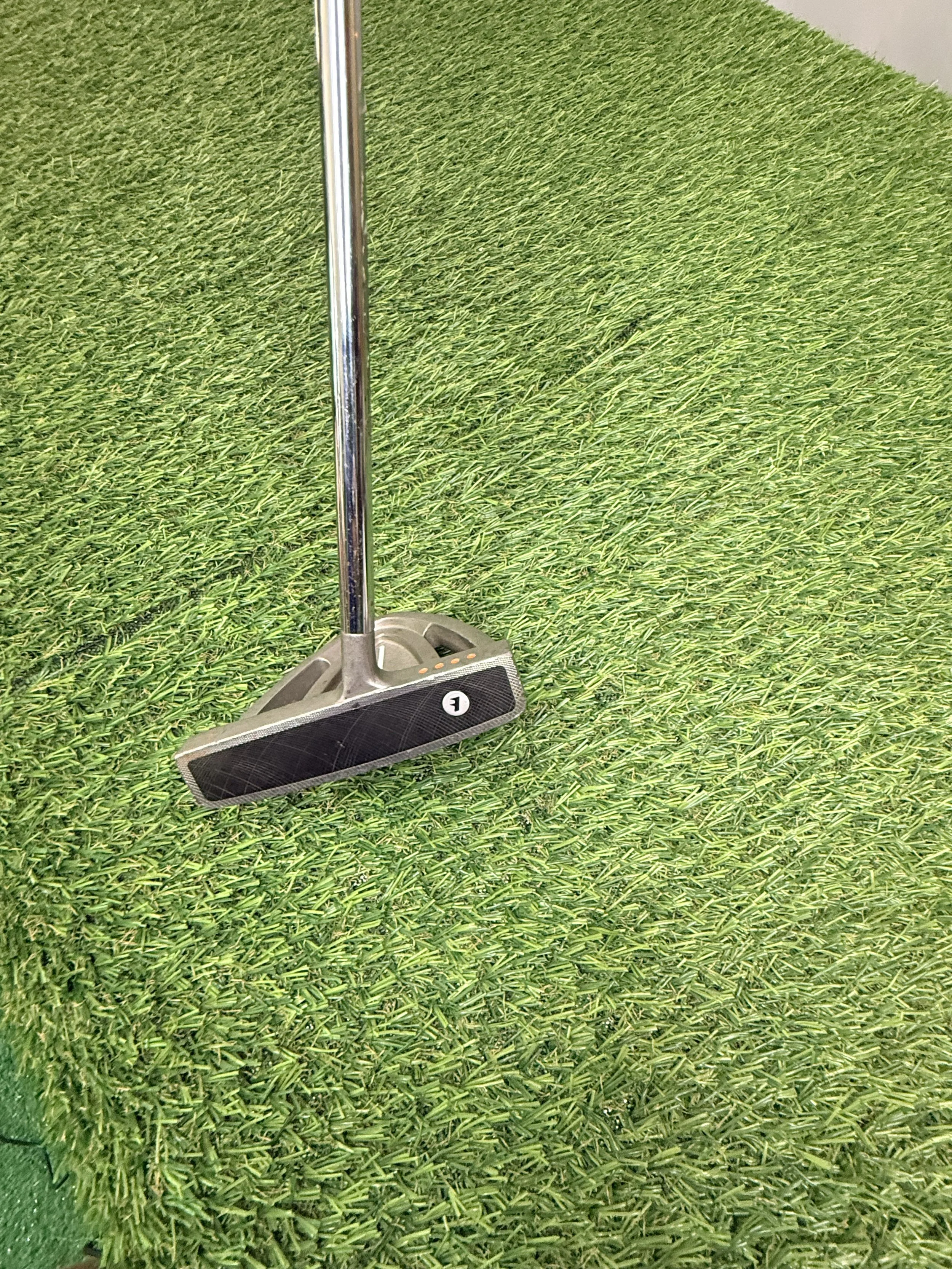 Nike Putter 2.jpeg