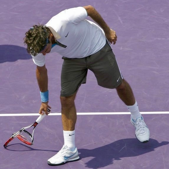 What to do when you want to smash your racket?

You know it doesn&rsquo;t help. It shows your opponent you&rsquo;re frustrated and gives them confidence.

But after a mistake, you are boiling inside.

Easy hack: switch the racket to your other hand.
