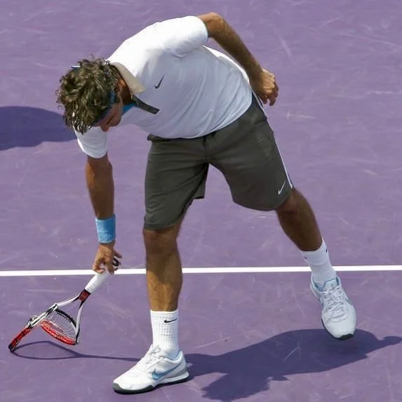 What to do when you want to smash your racket?

You know it doesn&rsquo;t help. It shows your opponent you&rsquo;re frustrated and gives them confidence.

But after a mistake, you are boiling inside.

Easy hack: switch the racket to your other hand.
