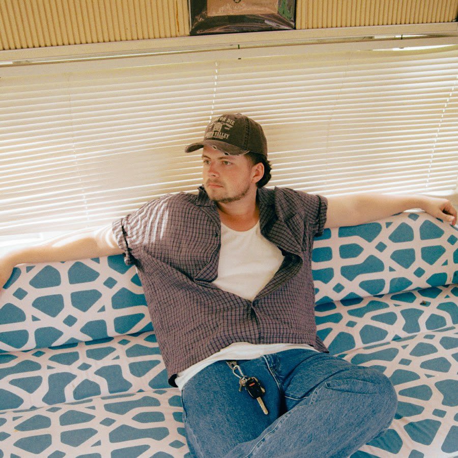 Eli Gable Talks God, Country, and Otters