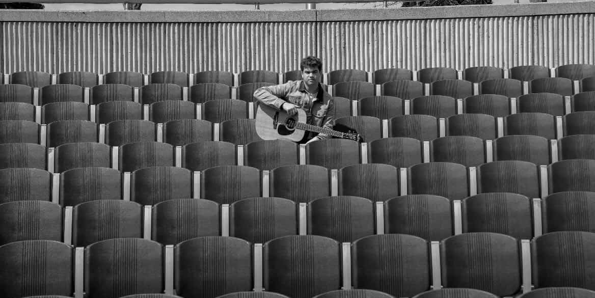 Samuel Moos: Leading Worship Anywhere